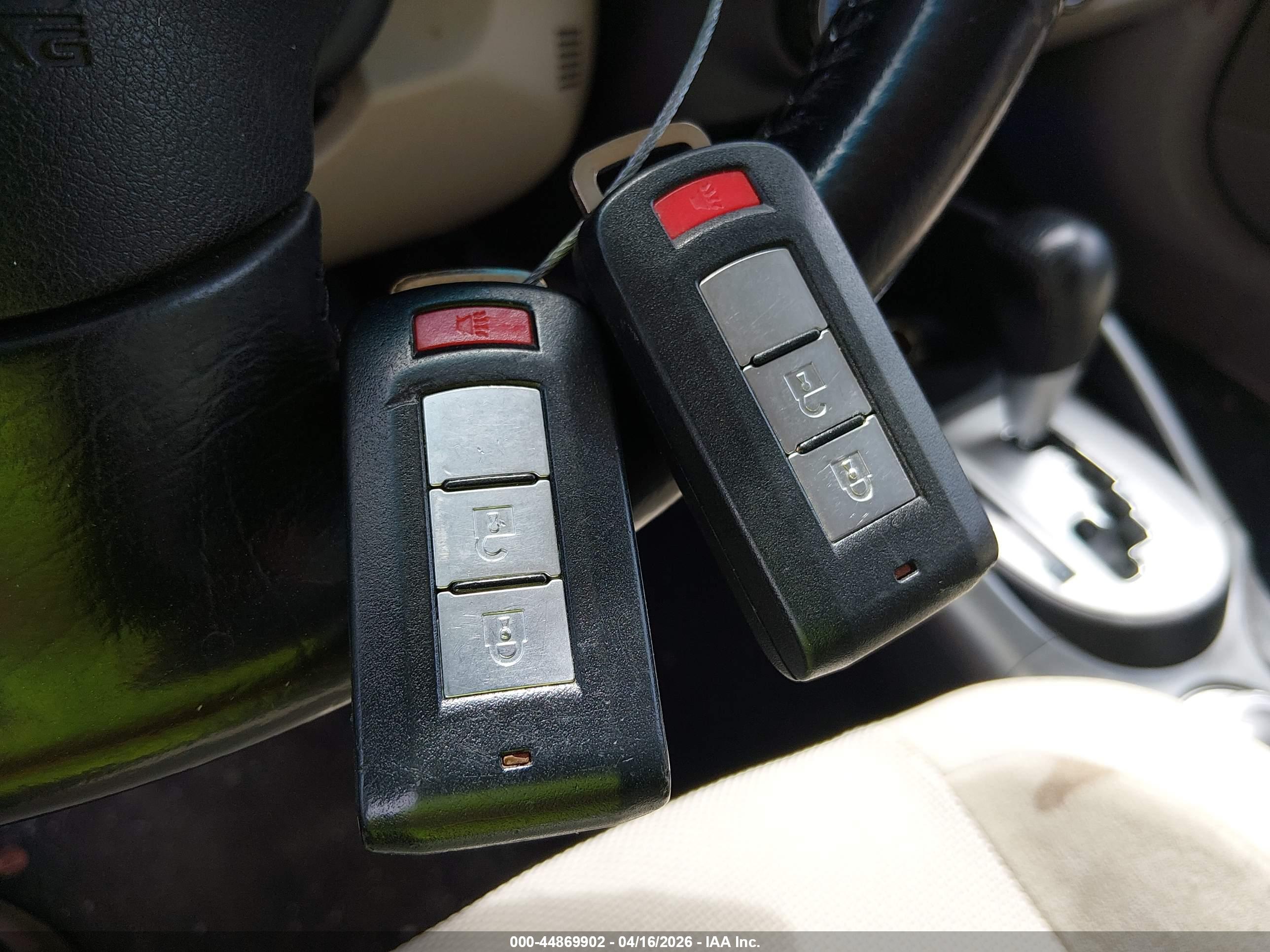 MITSUBISHI OUTLANDER image 11