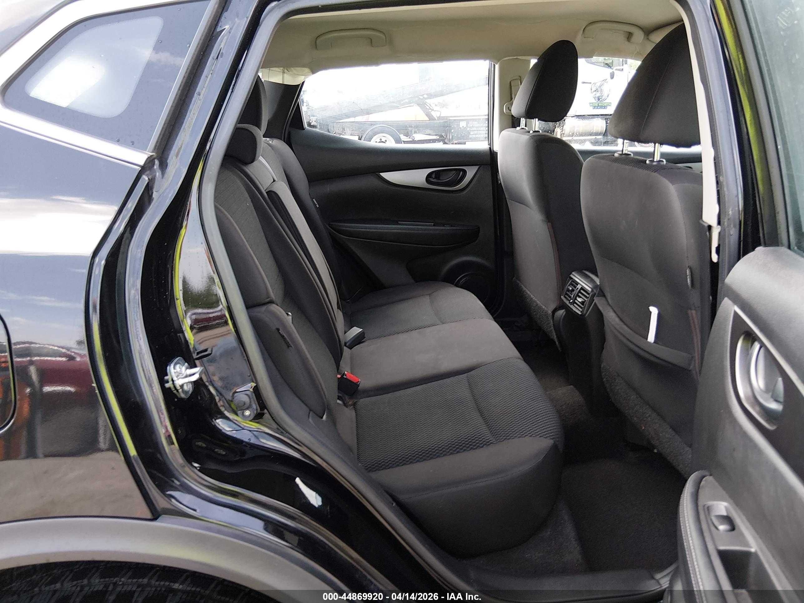 NISSAN ROGUE image 8