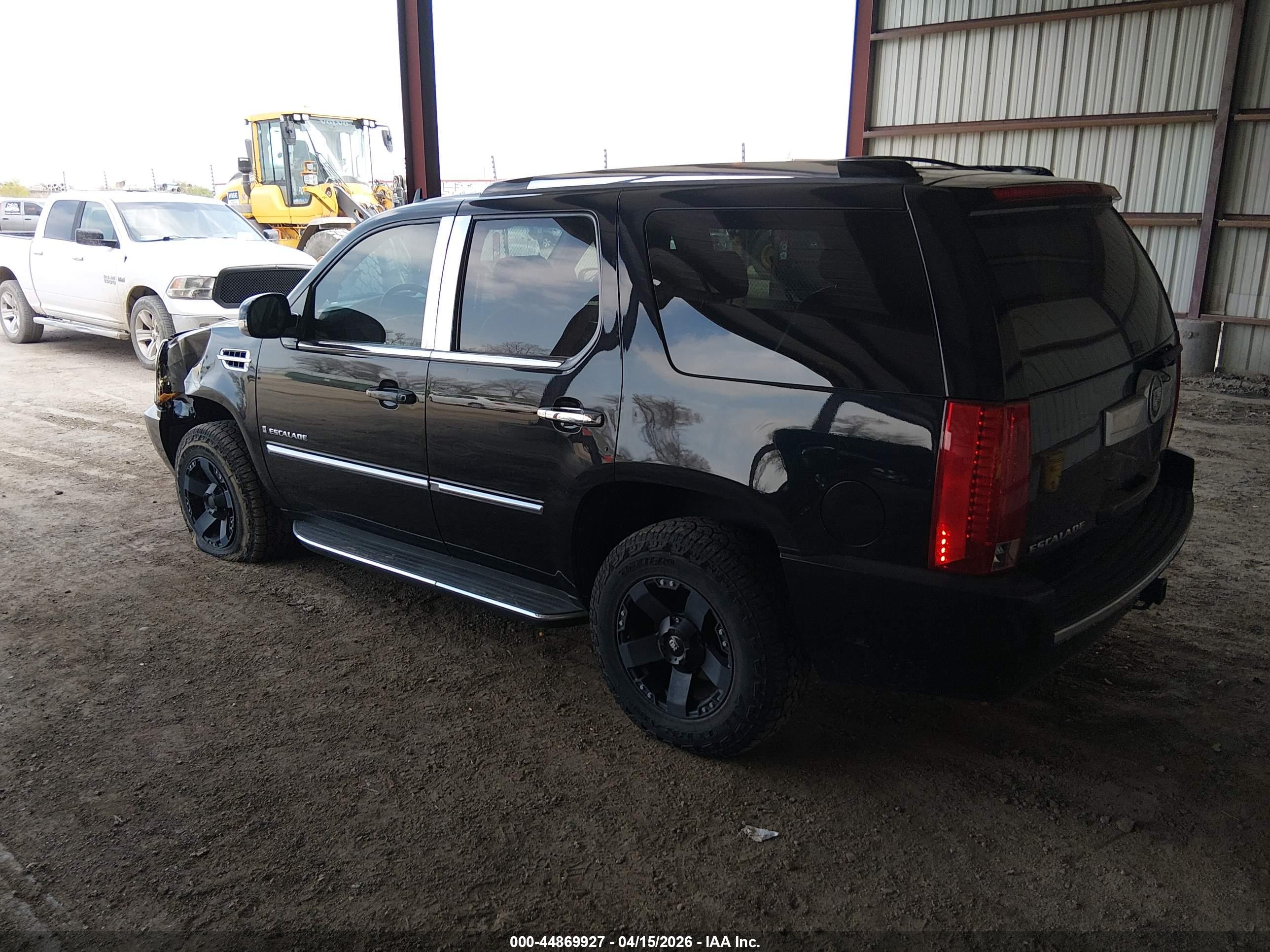 CADILLAC ESCALADE image 3