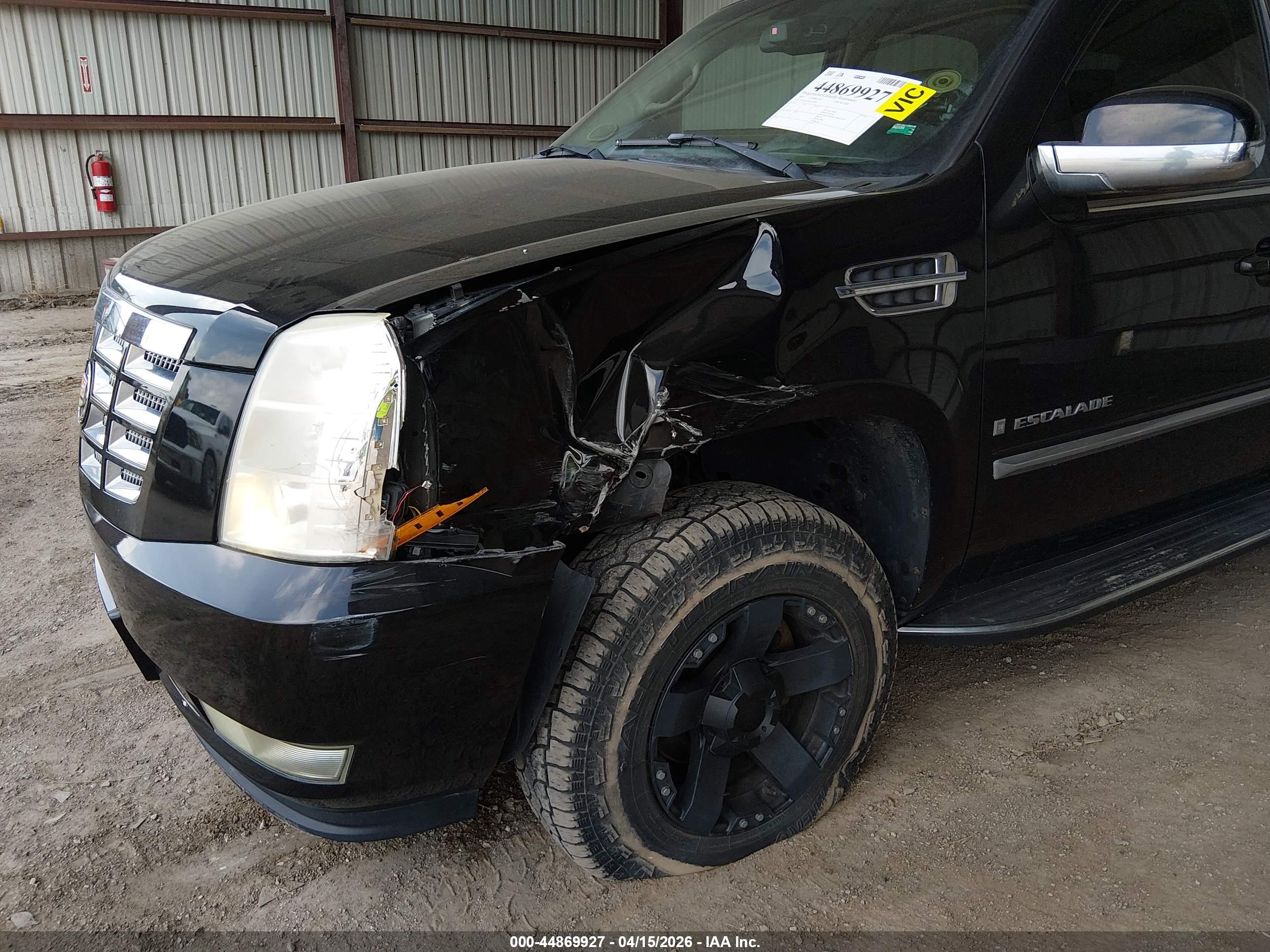 CADILLAC ESCALADE image 6
