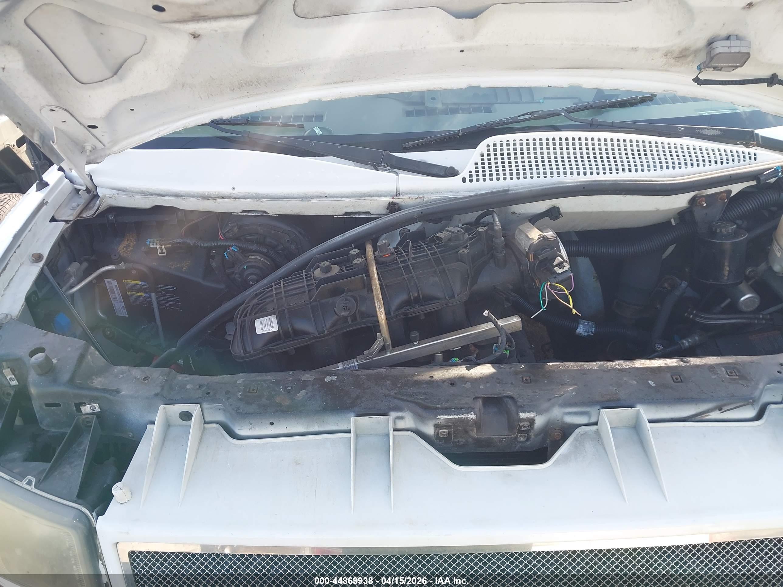 CHEVROLET EXPRESS image 10