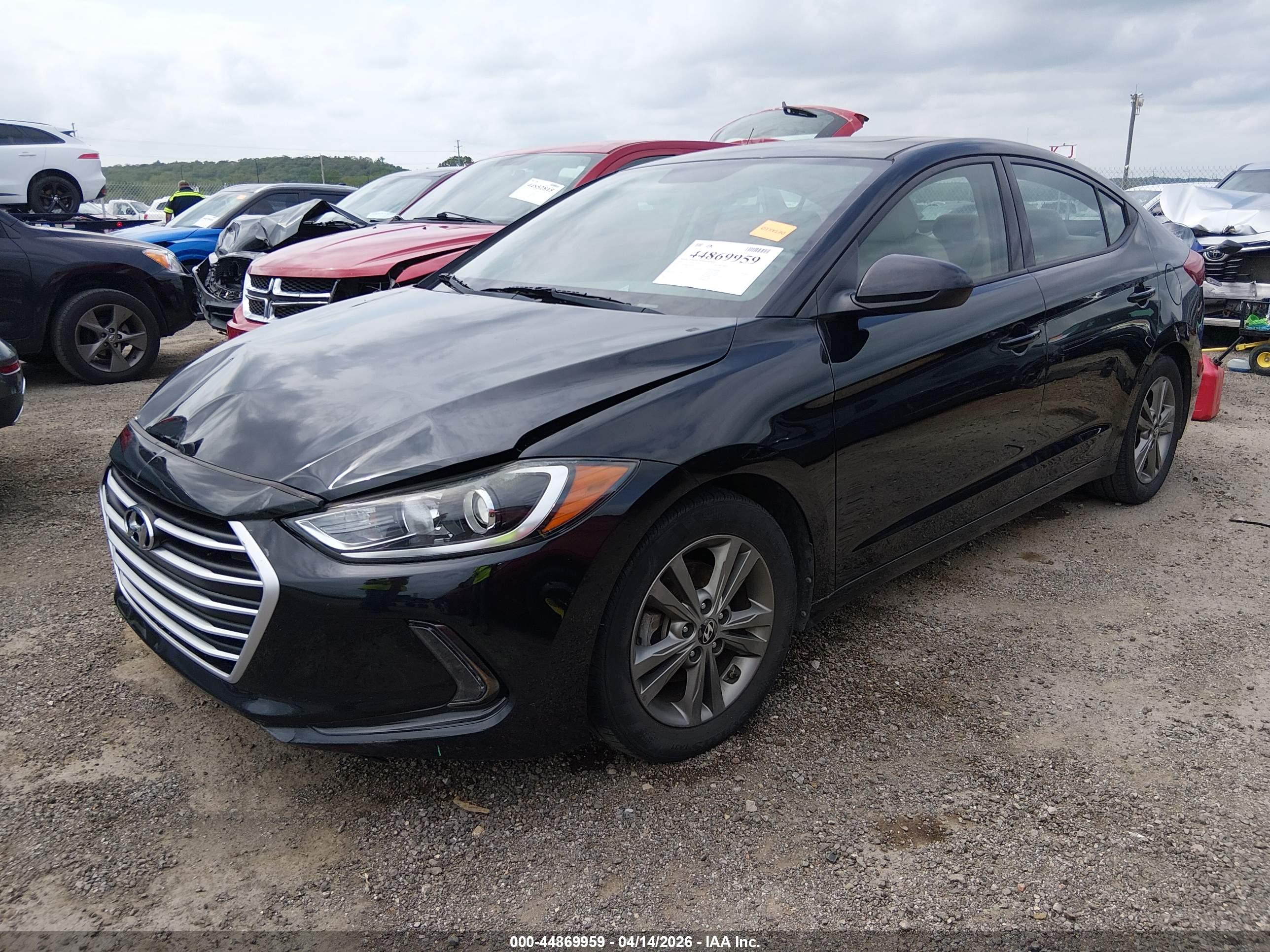 HYUNDAI ELANTRA image 2