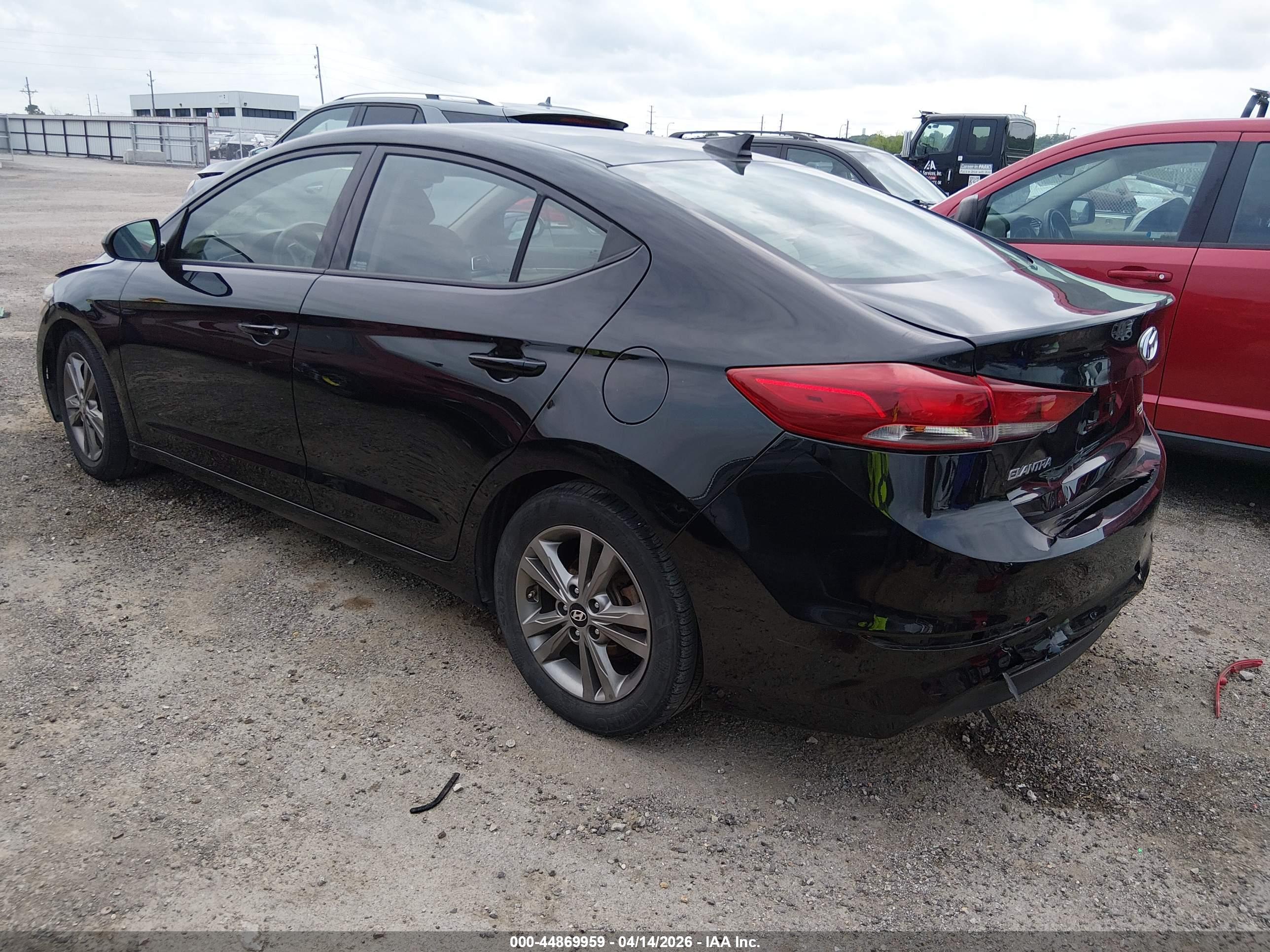 HYUNDAI ELANTRA image 3