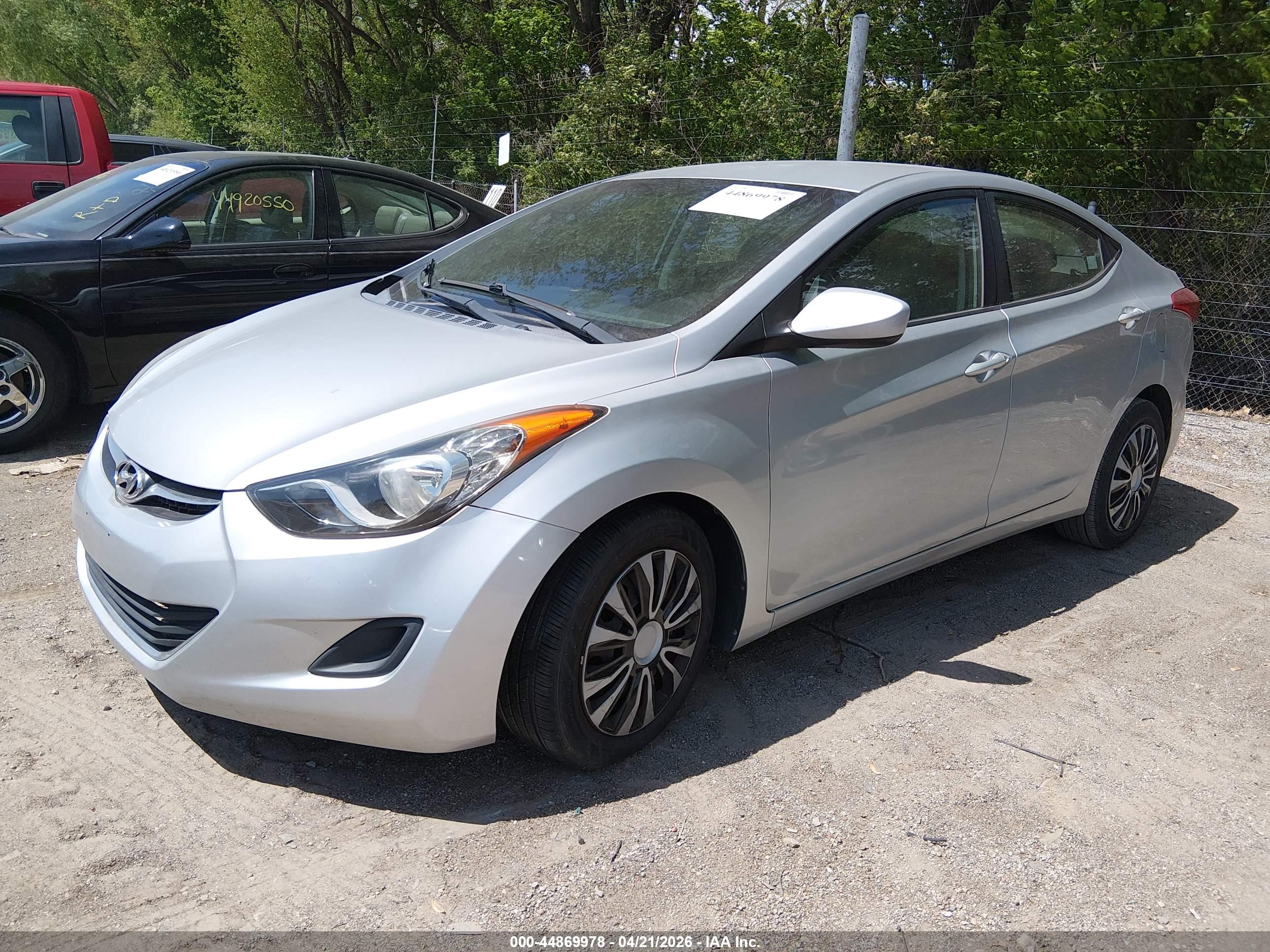 HYUNDAI ELANTRA image 2