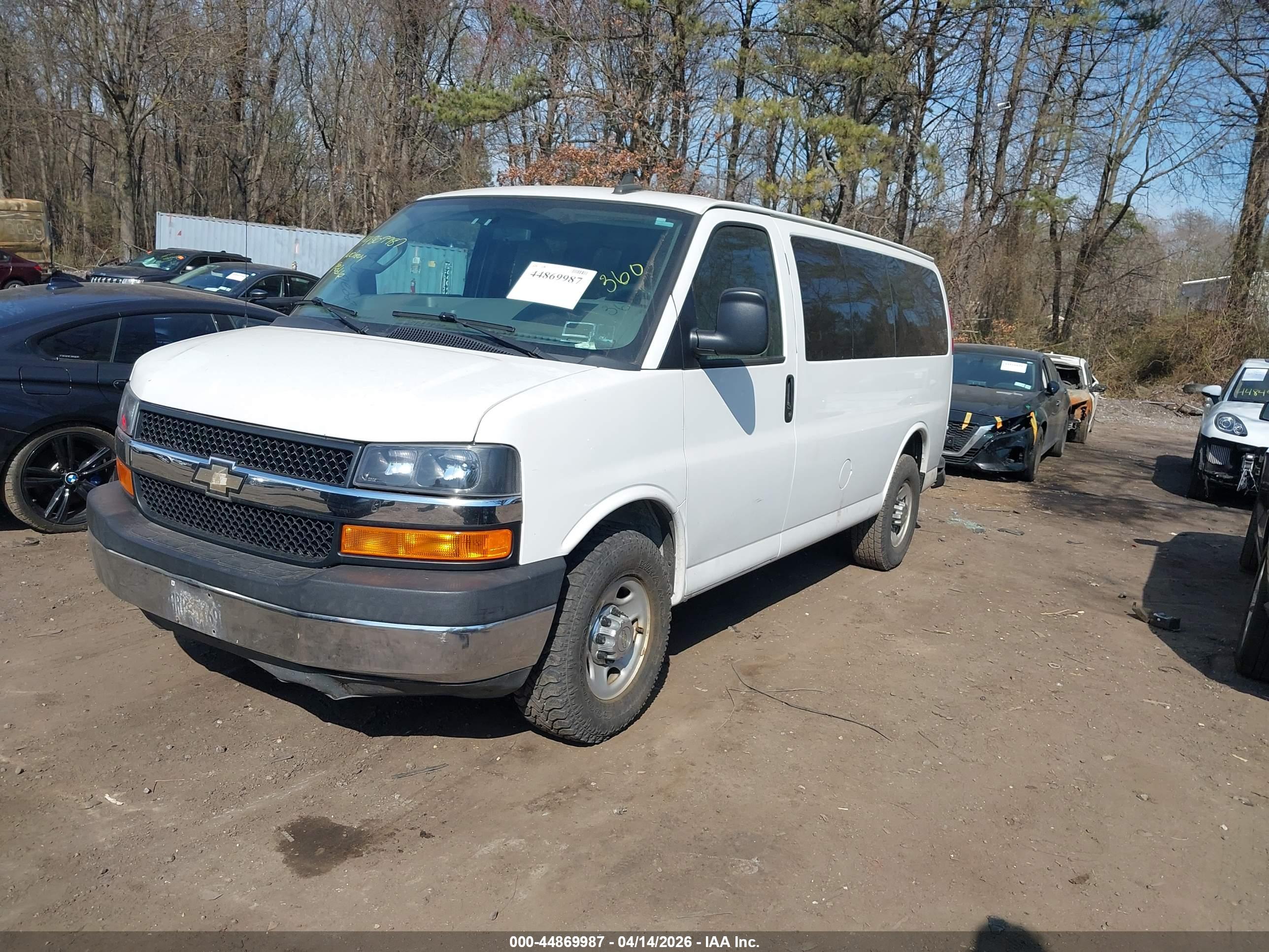 CHEVROLET EXPRESS image 2