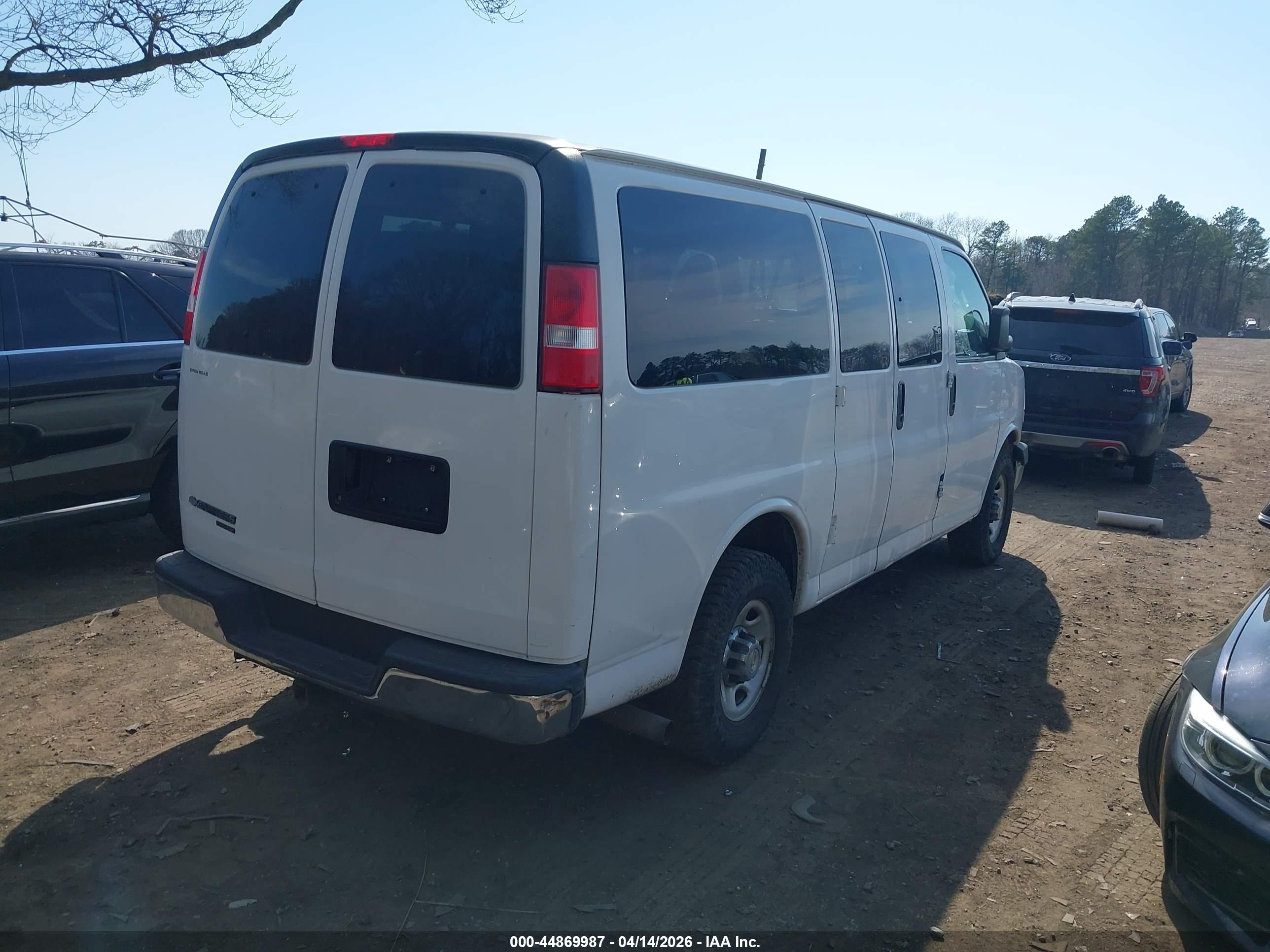 CHEVROLET EXPRESS image 4