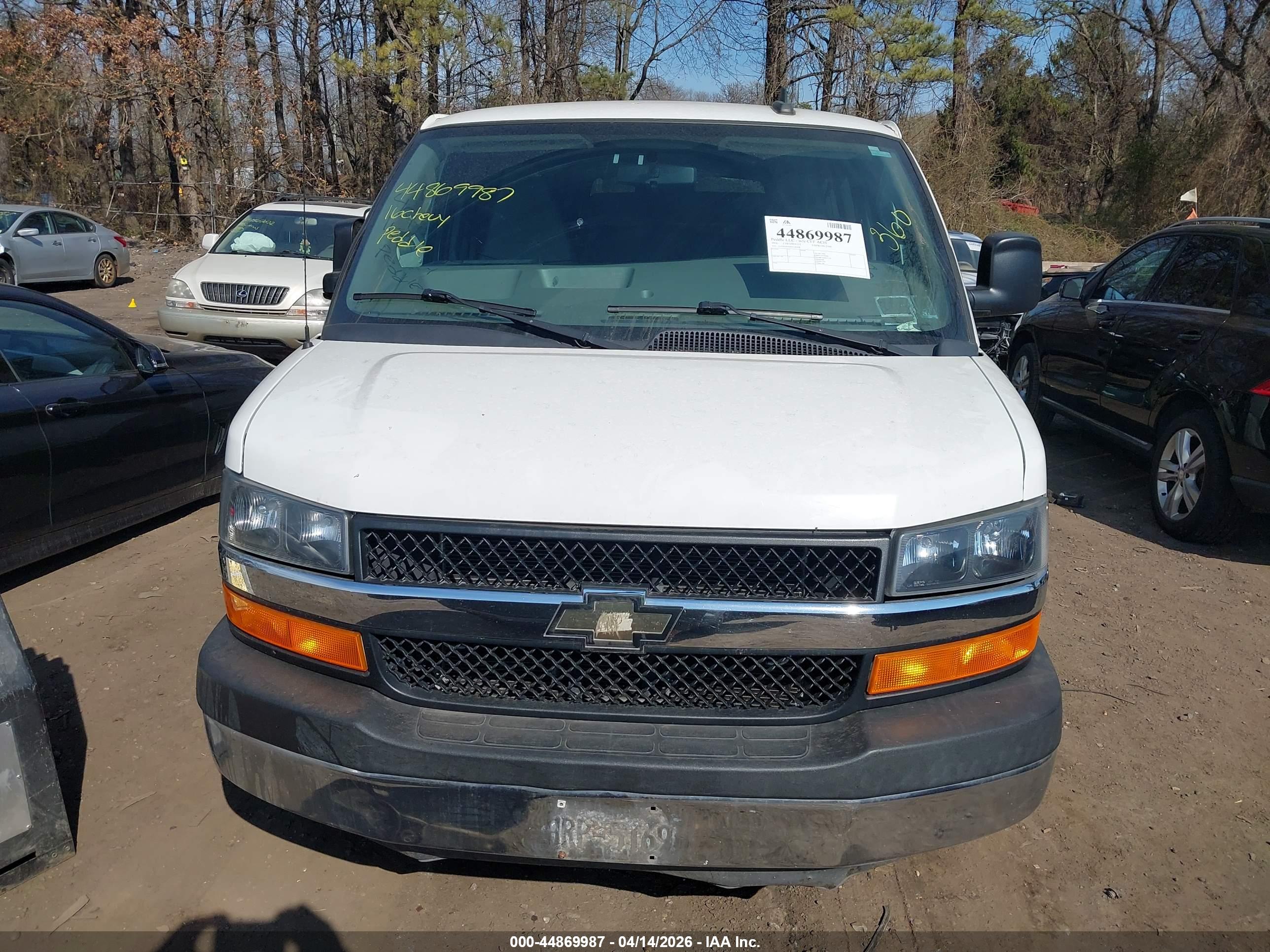 CHEVROLET EXPRESS image 6