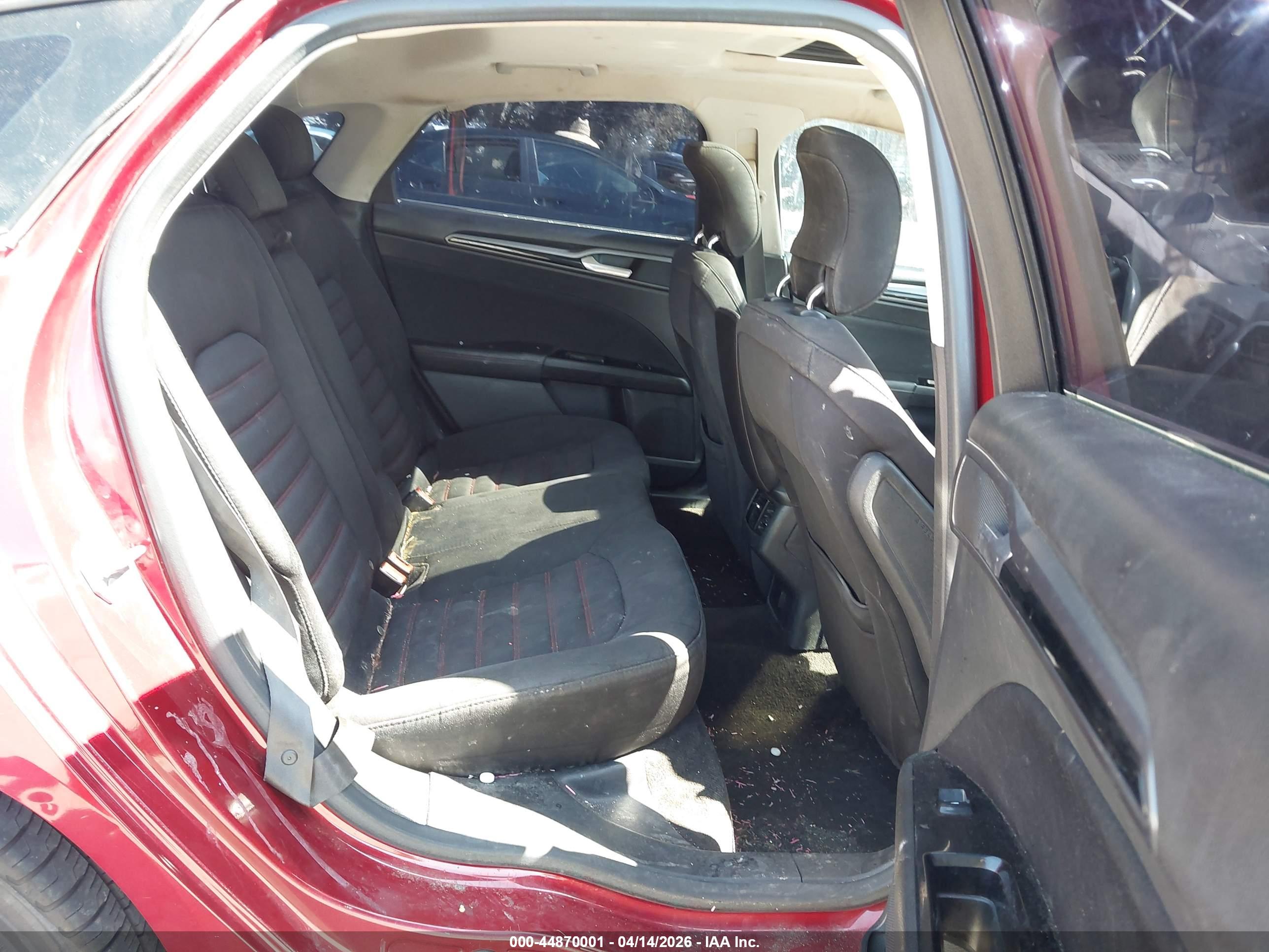 FORD FUSION image 8