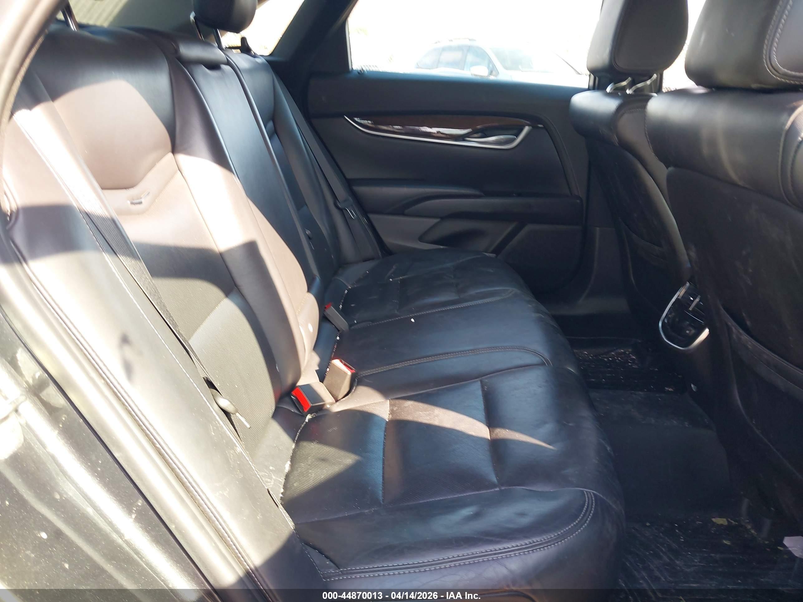 CADILLAC XTS image 8