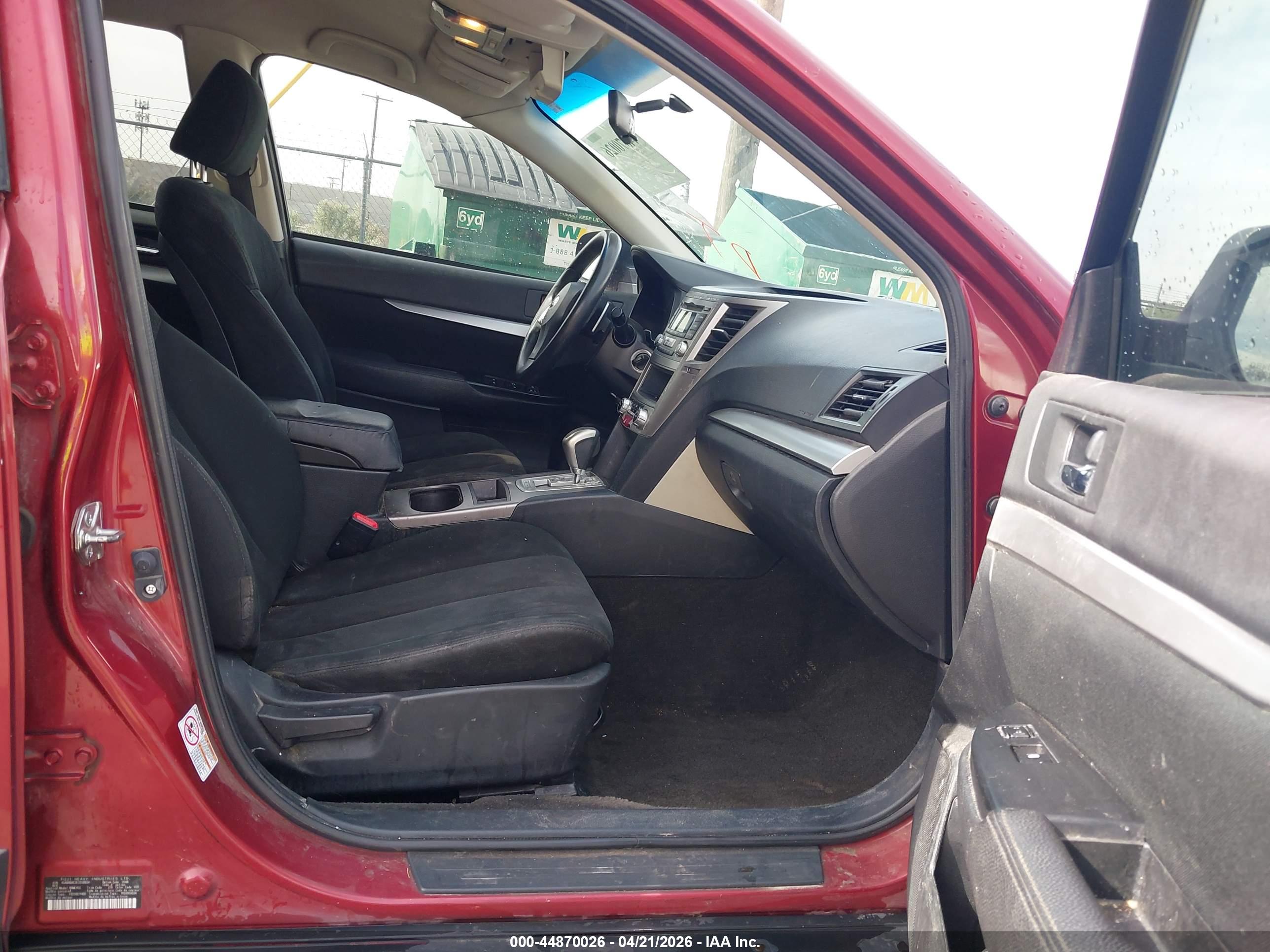 SUBARU OUTBACK image 5
