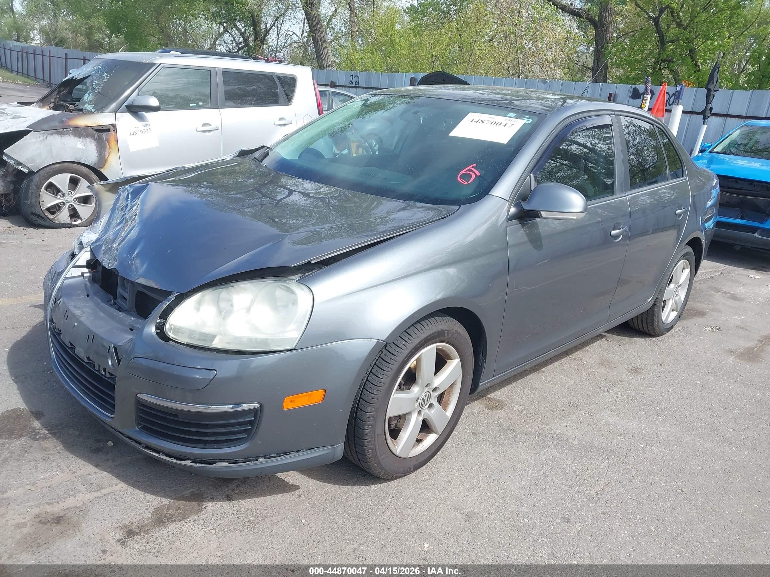 VOLKSWAGEN JETTA image 2
