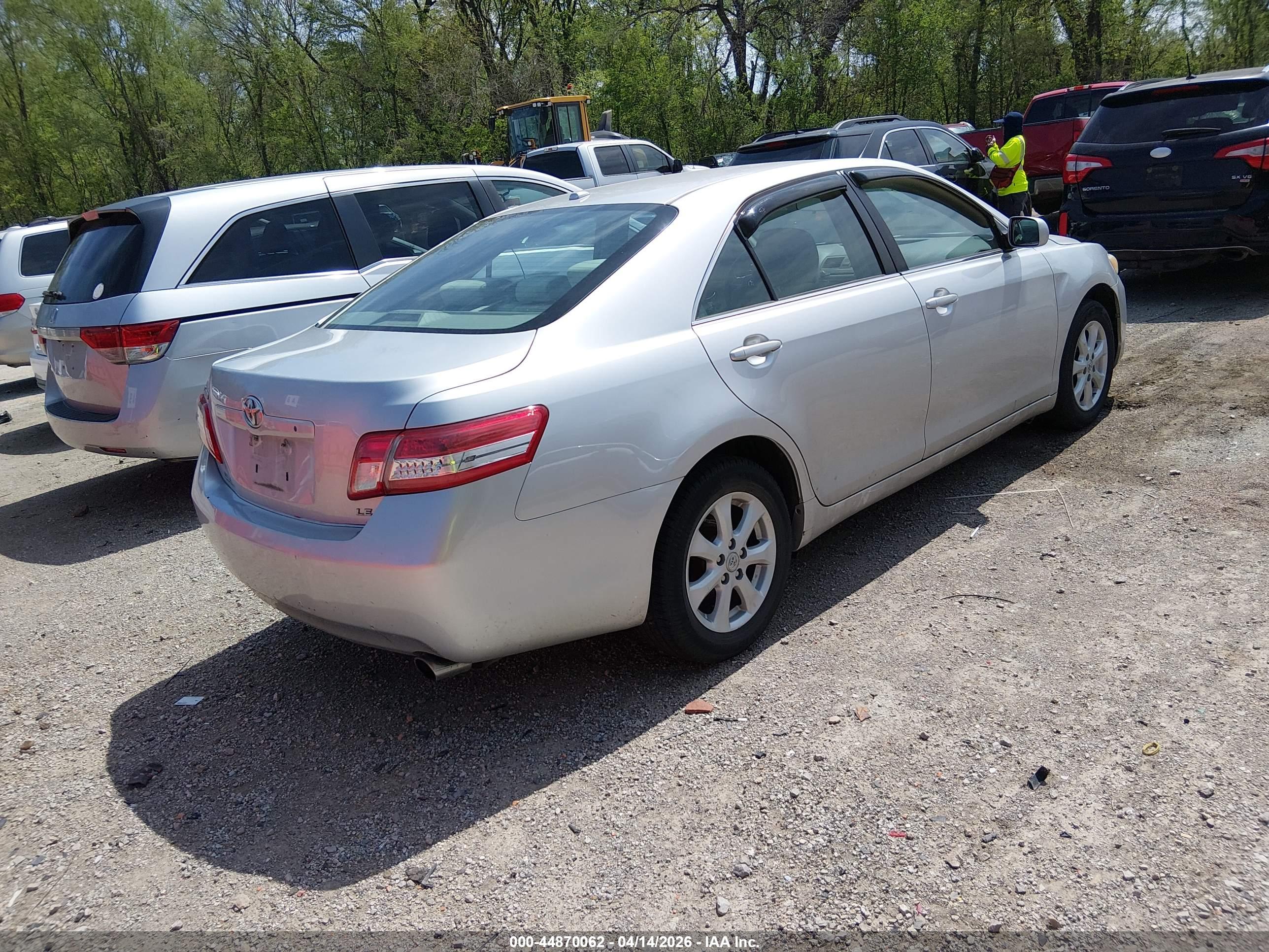 TOYOTA CAMRY image 4