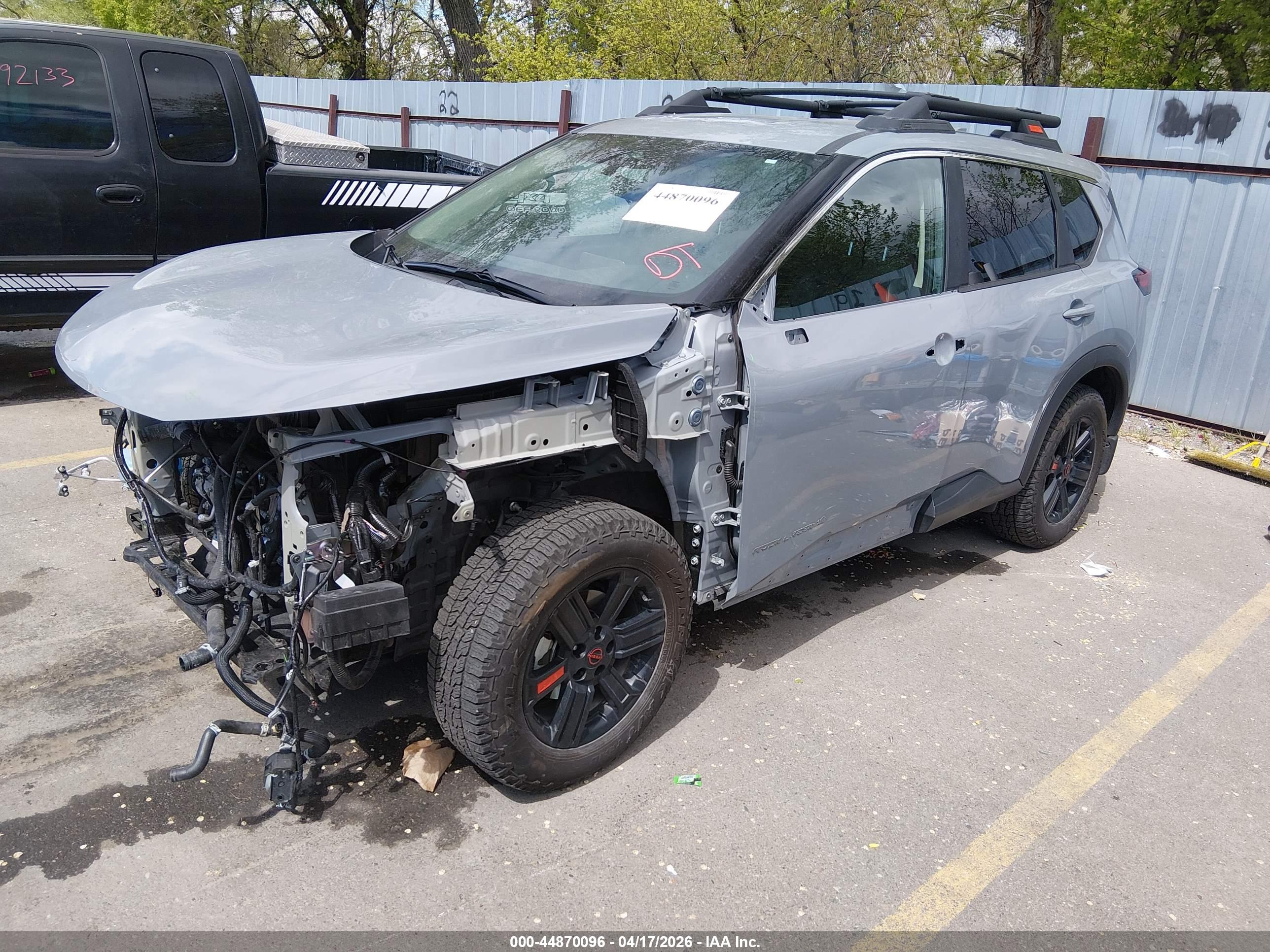 NISSAN ROGUE image 2