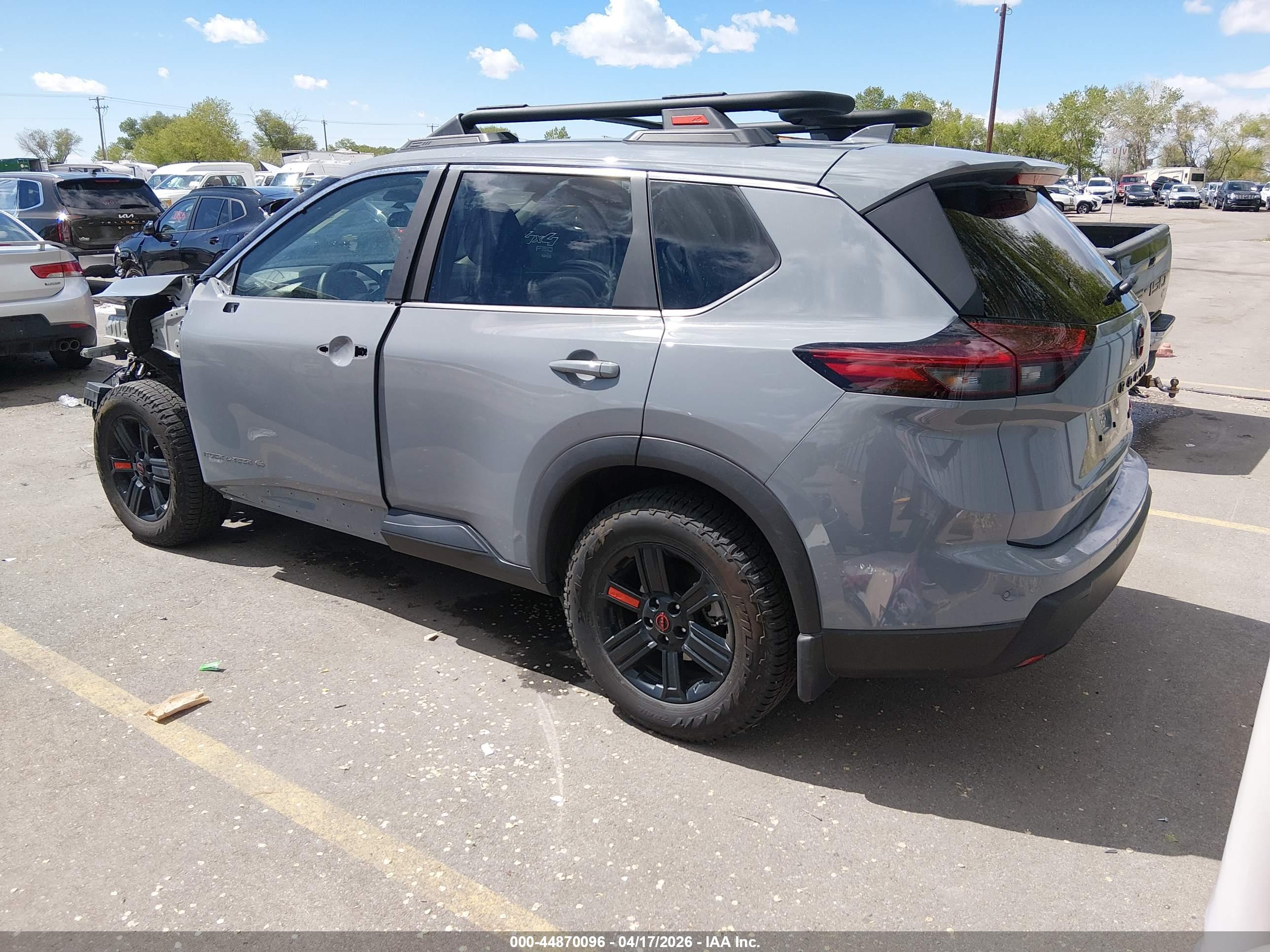 NISSAN ROGUE image 3