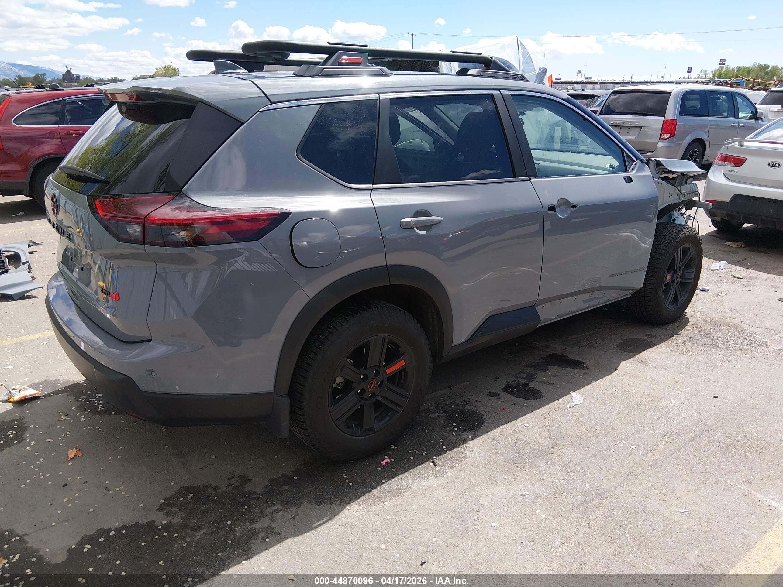 NISSAN ROGUE image 4
