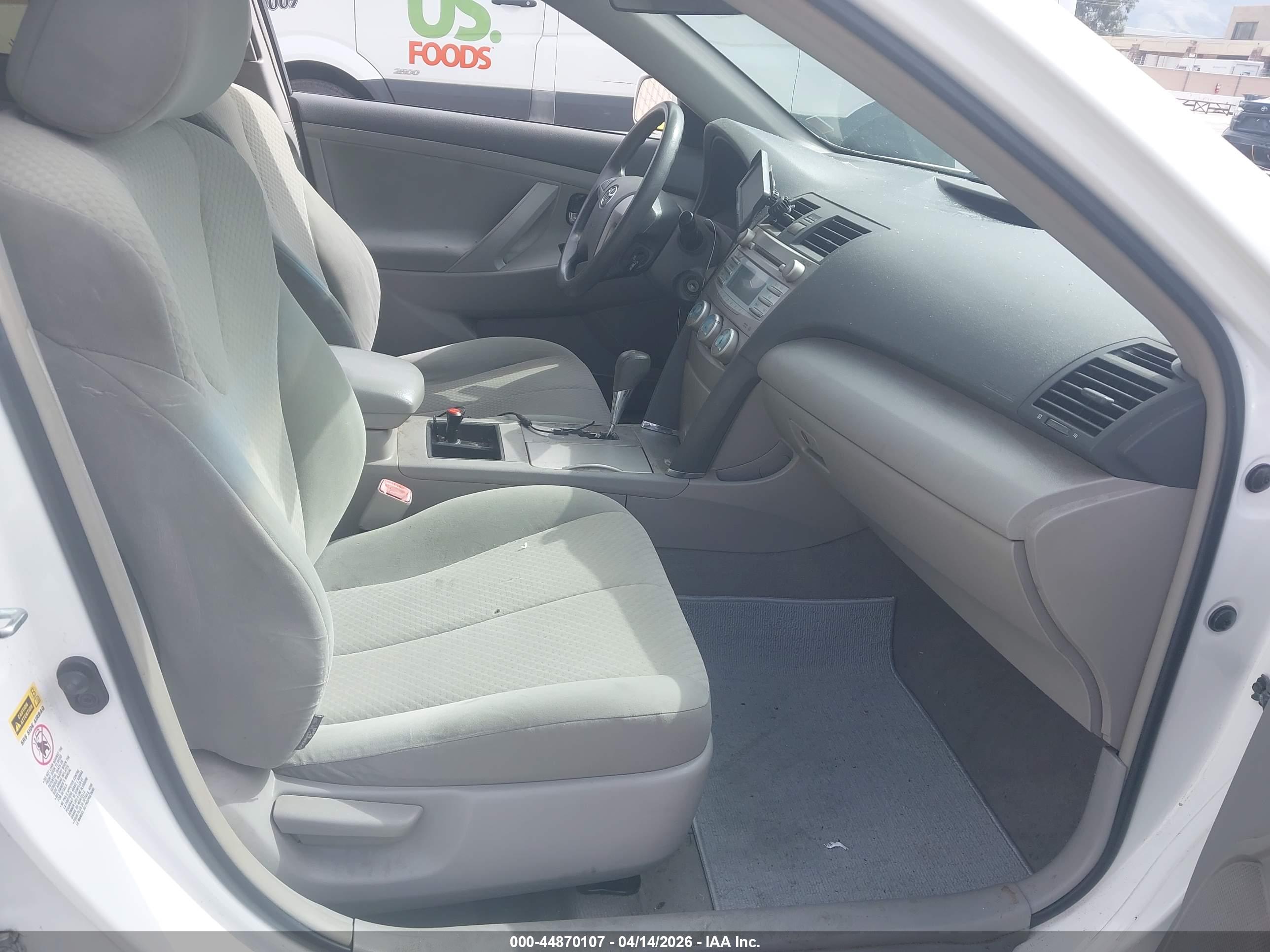 TOYOTA CAMRY image 5