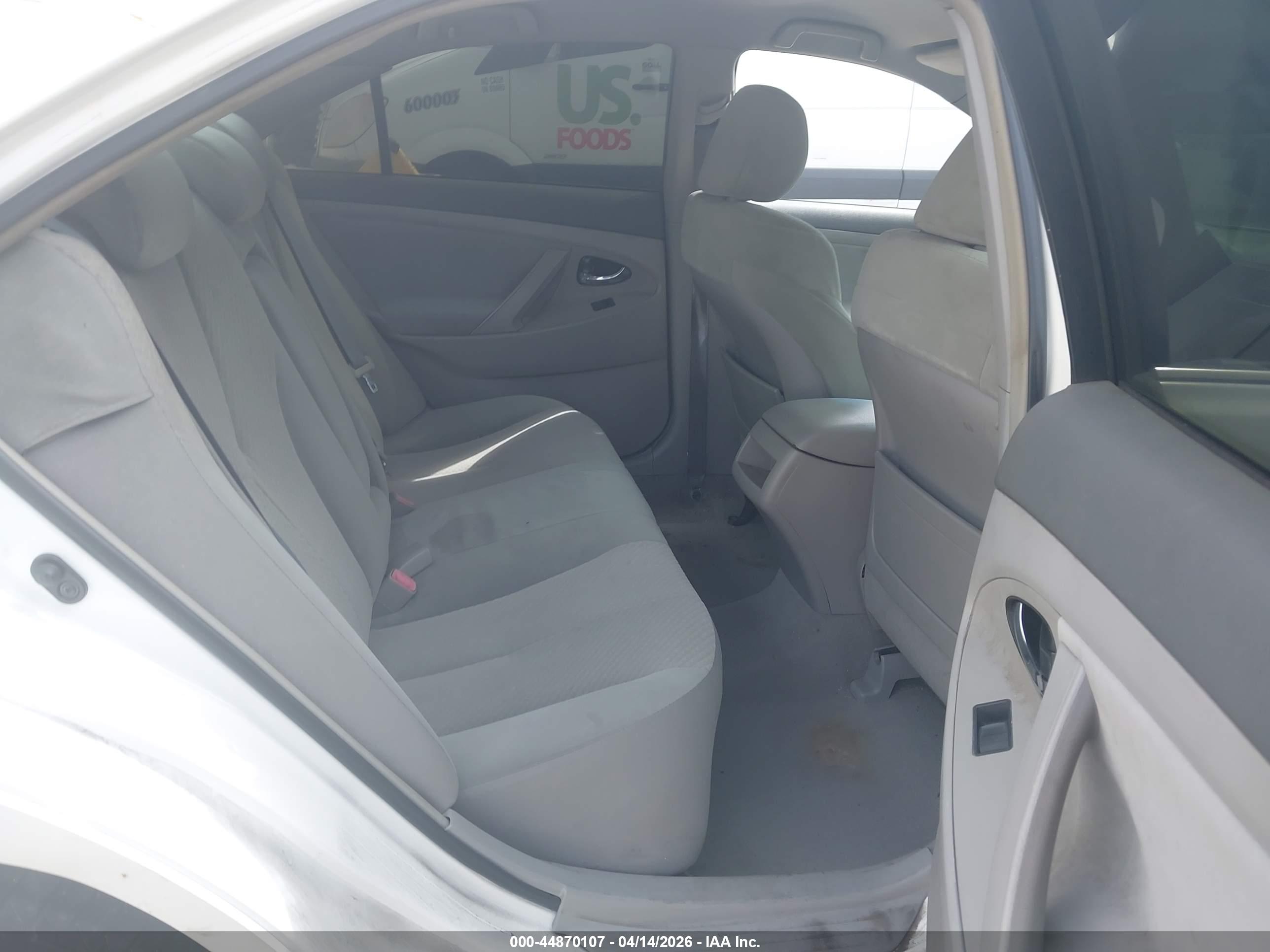 TOYOTA CAMRY image 8