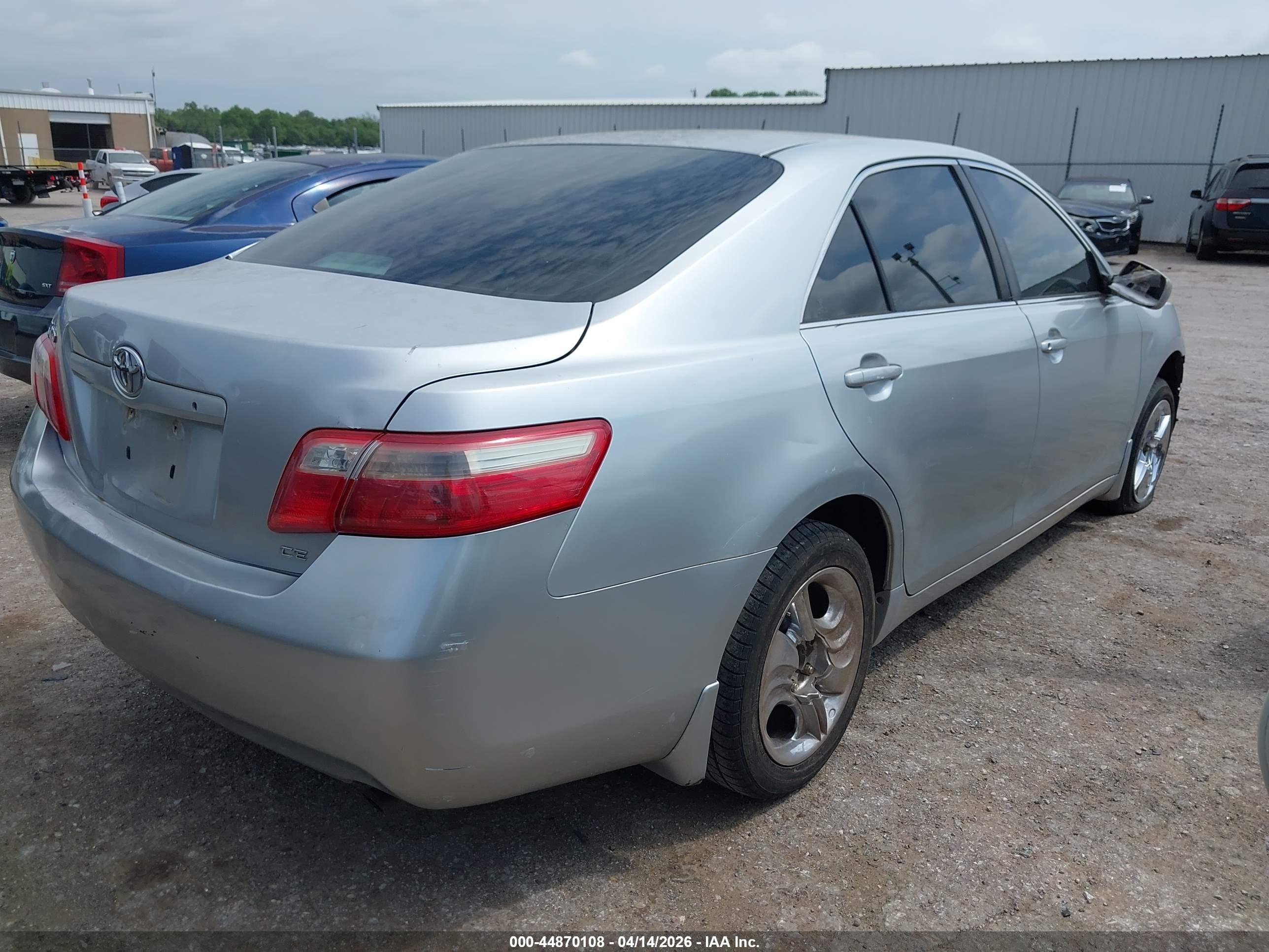 TOYOTA CAMRY image 4