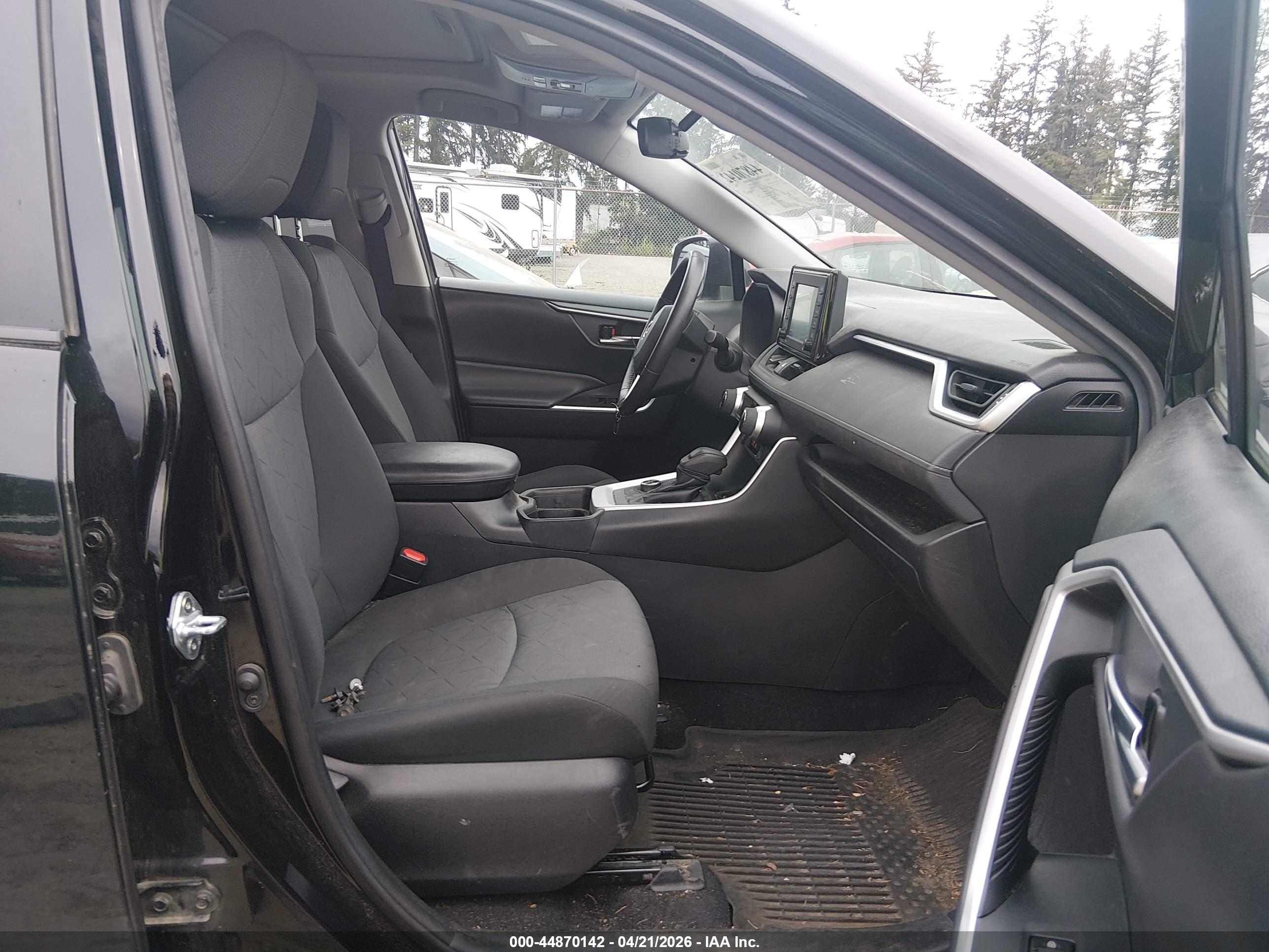 TOYOTA RAV4 image 5