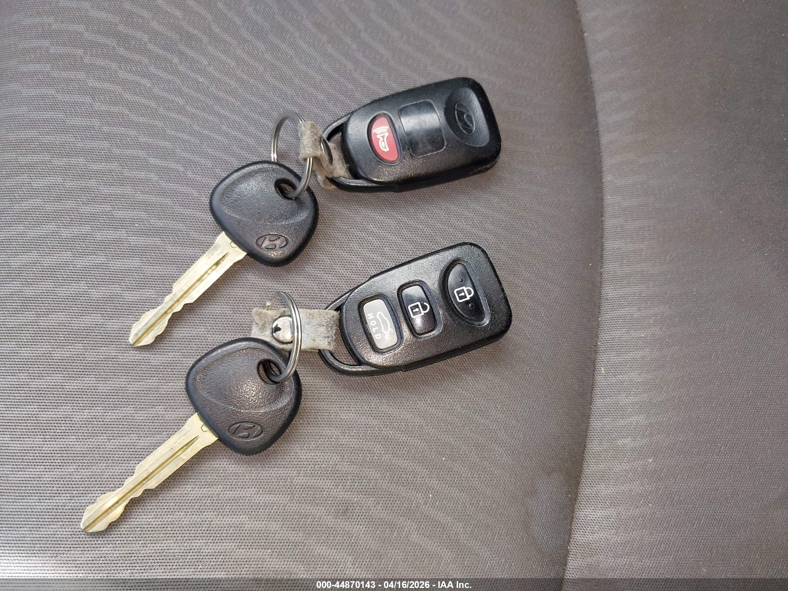 HYUNDAI ELANTRA image 11