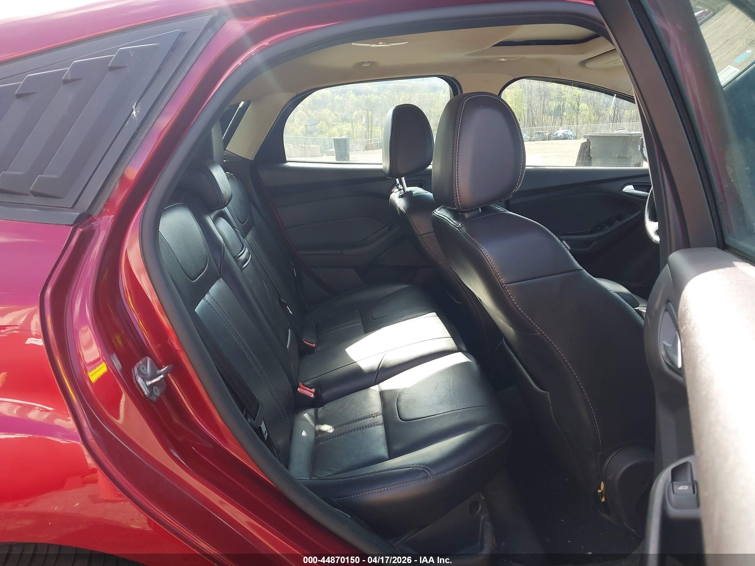 FORD FOCUS image 8