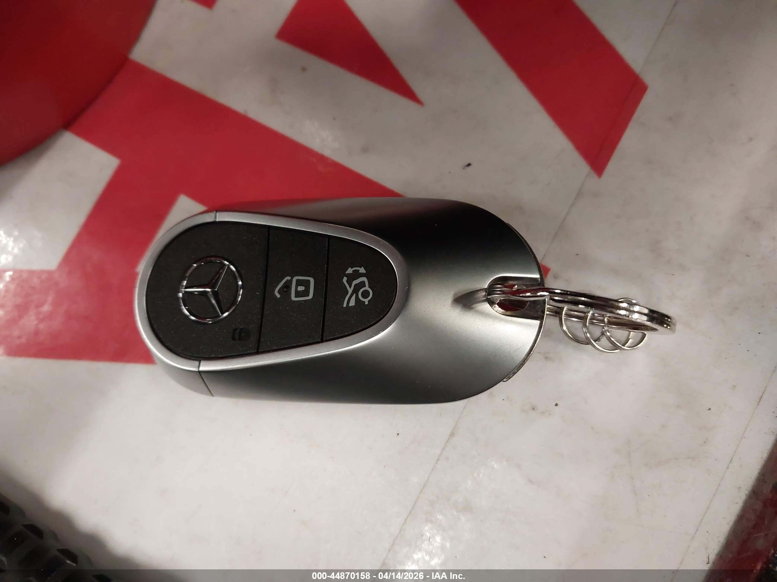 MERCEDES-BENZ GLC image 11