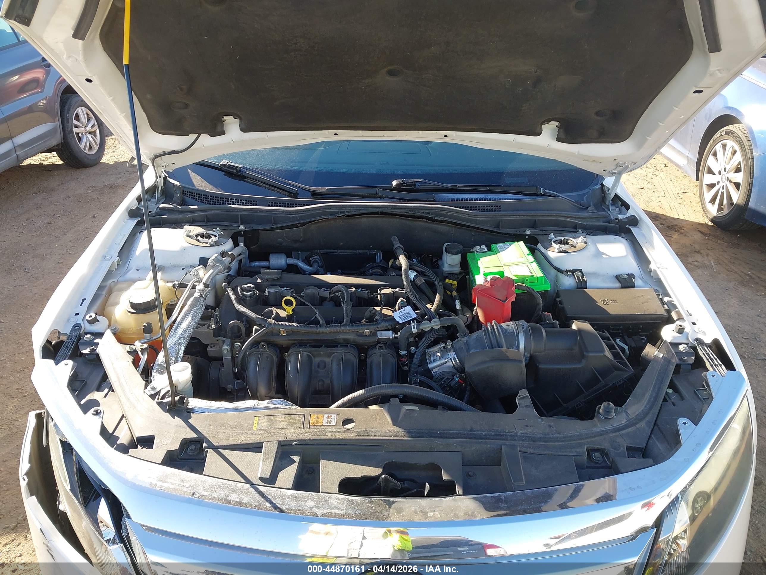 FORD FUSION image 10
