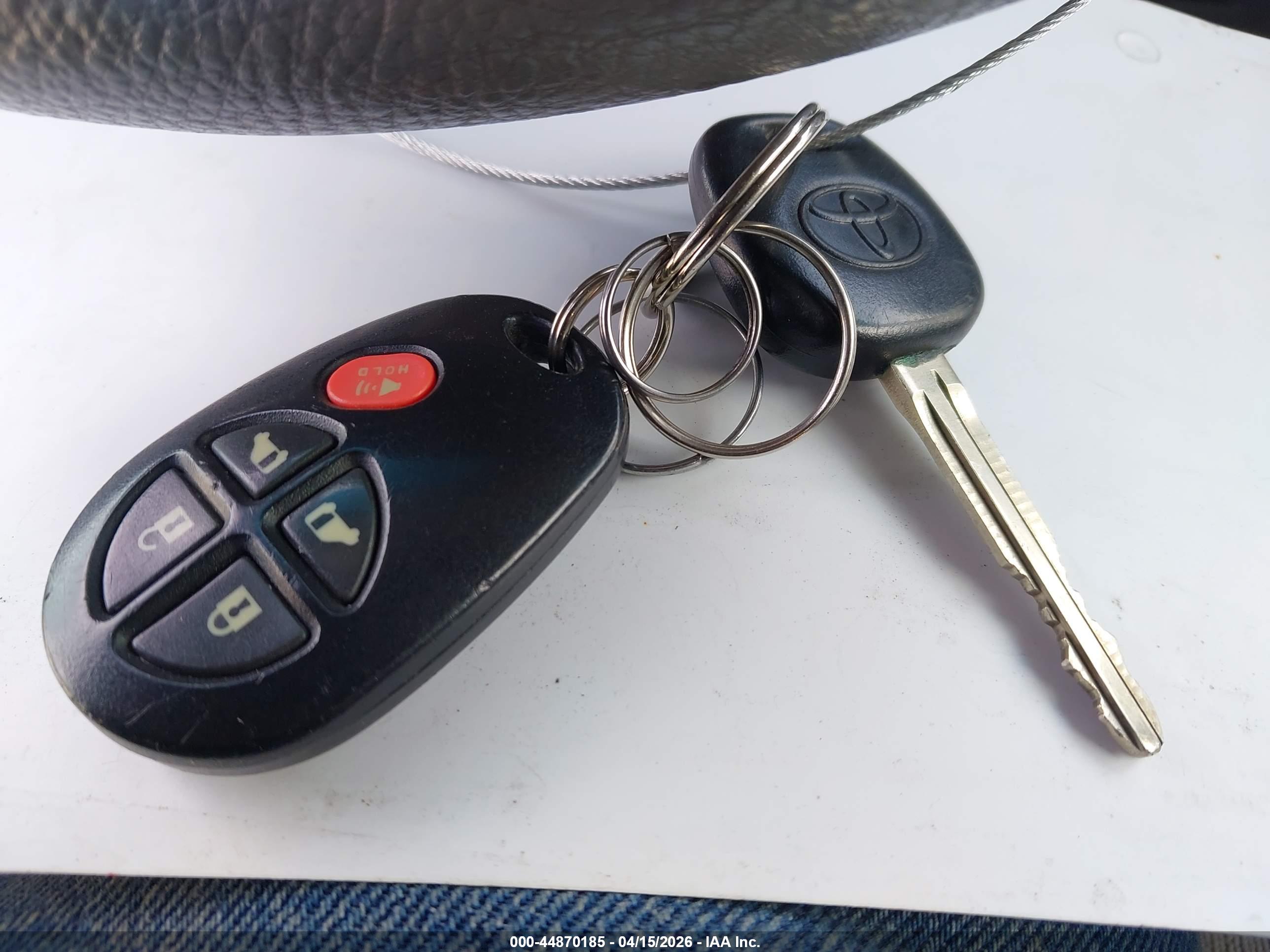 TOYOTA SIENNA image 11