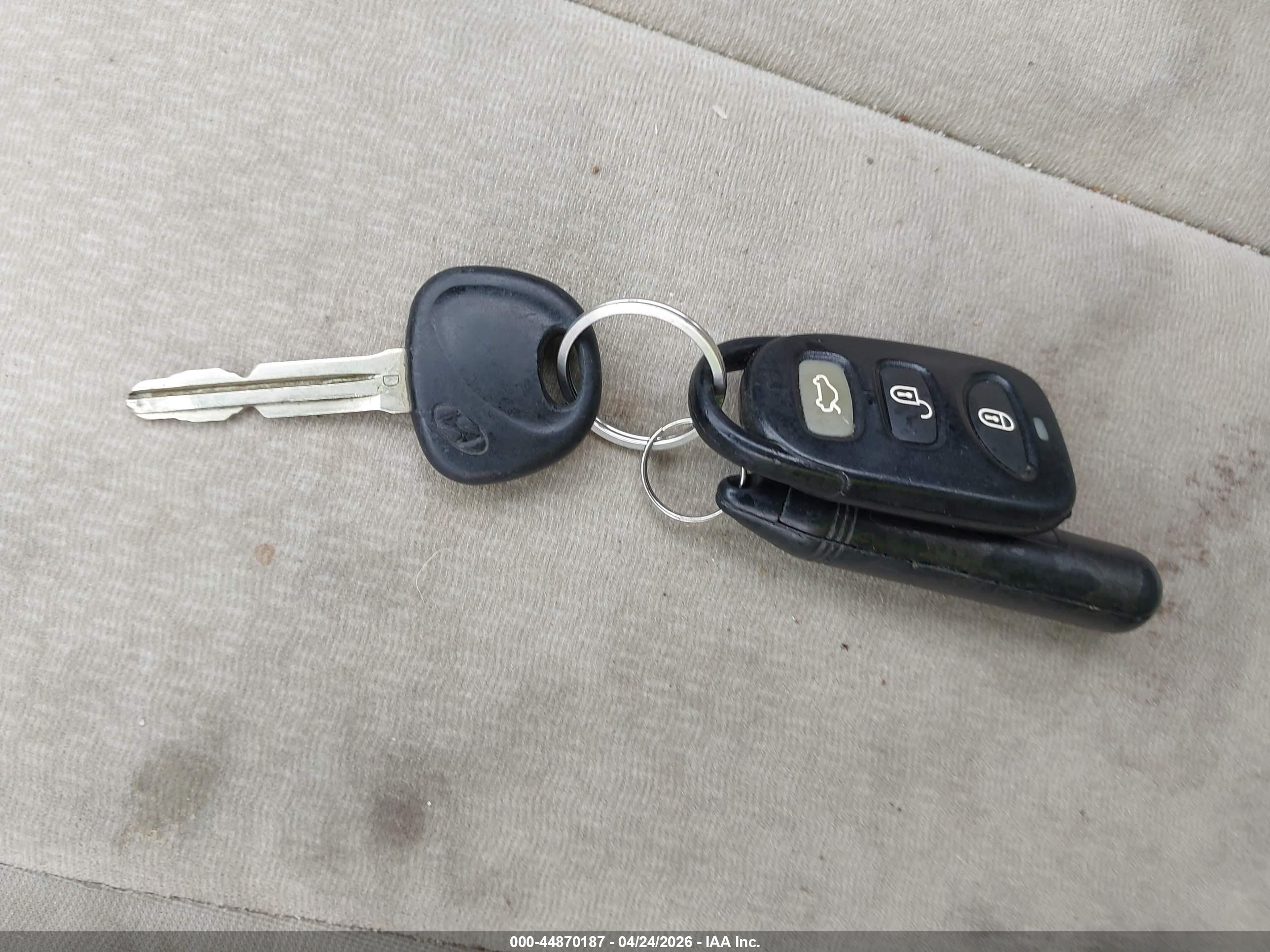HYUNDAI ELANTRA image 11