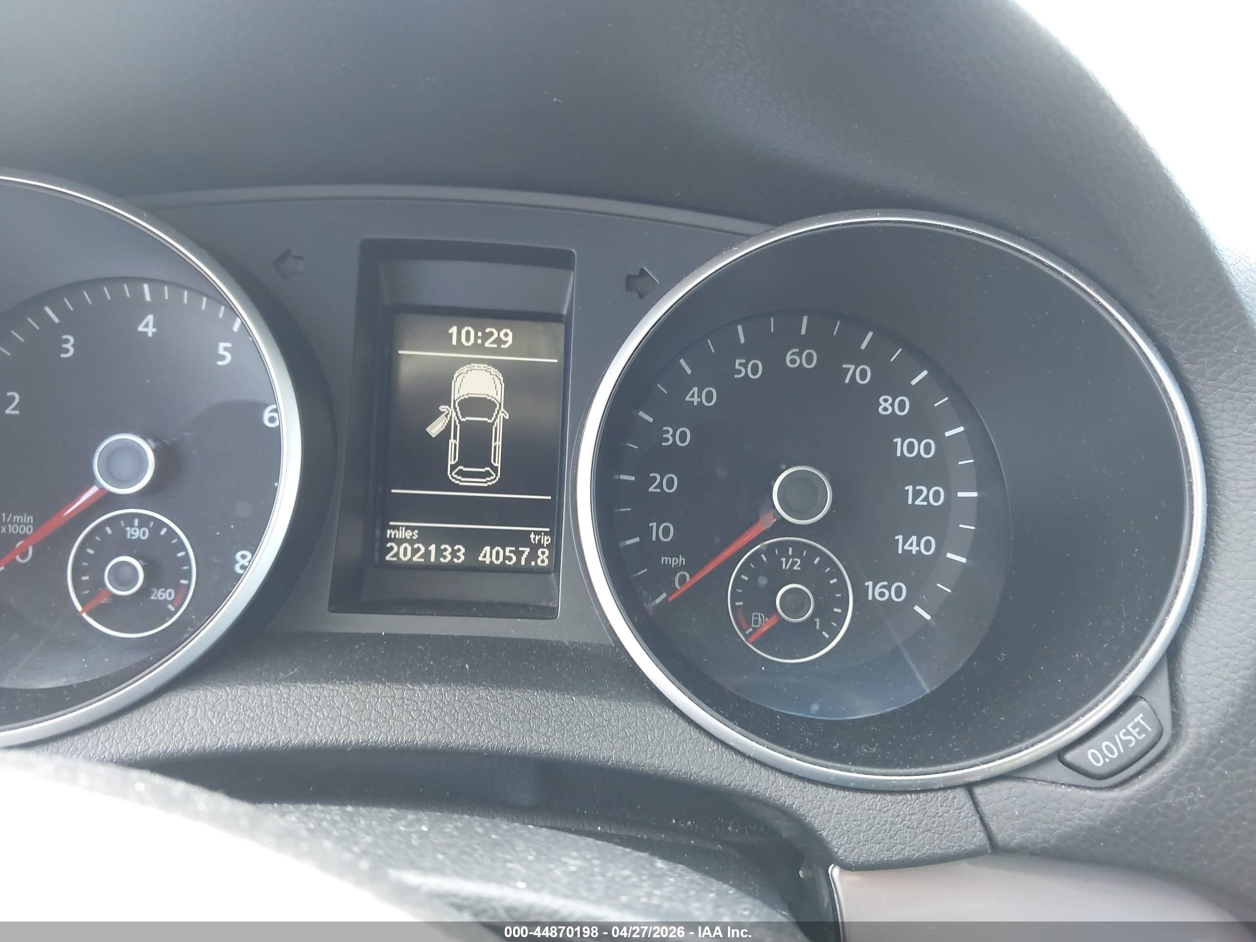VOLKSWAGEN GOLF image 7