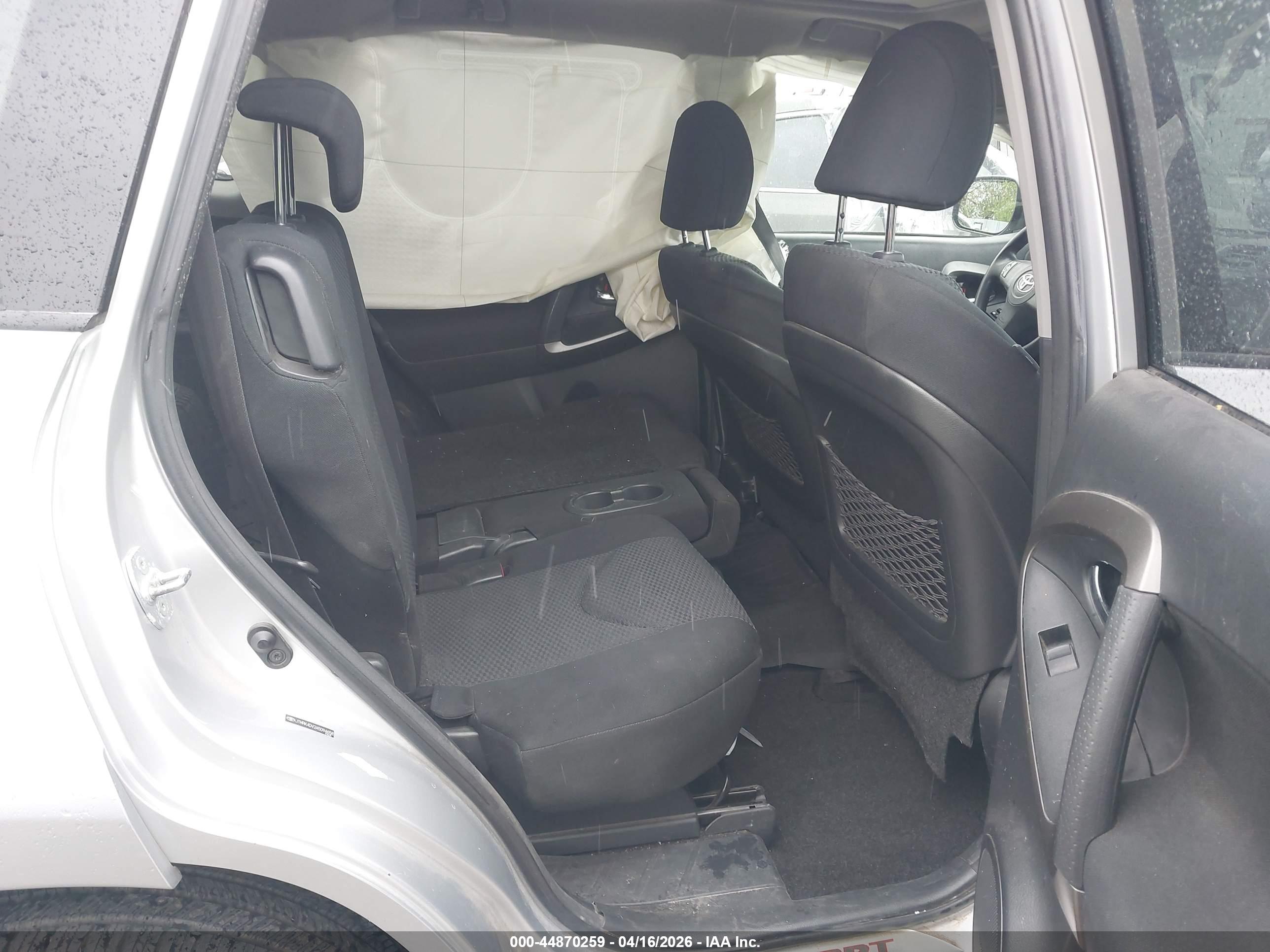 TOYOTA RAV4 image 8