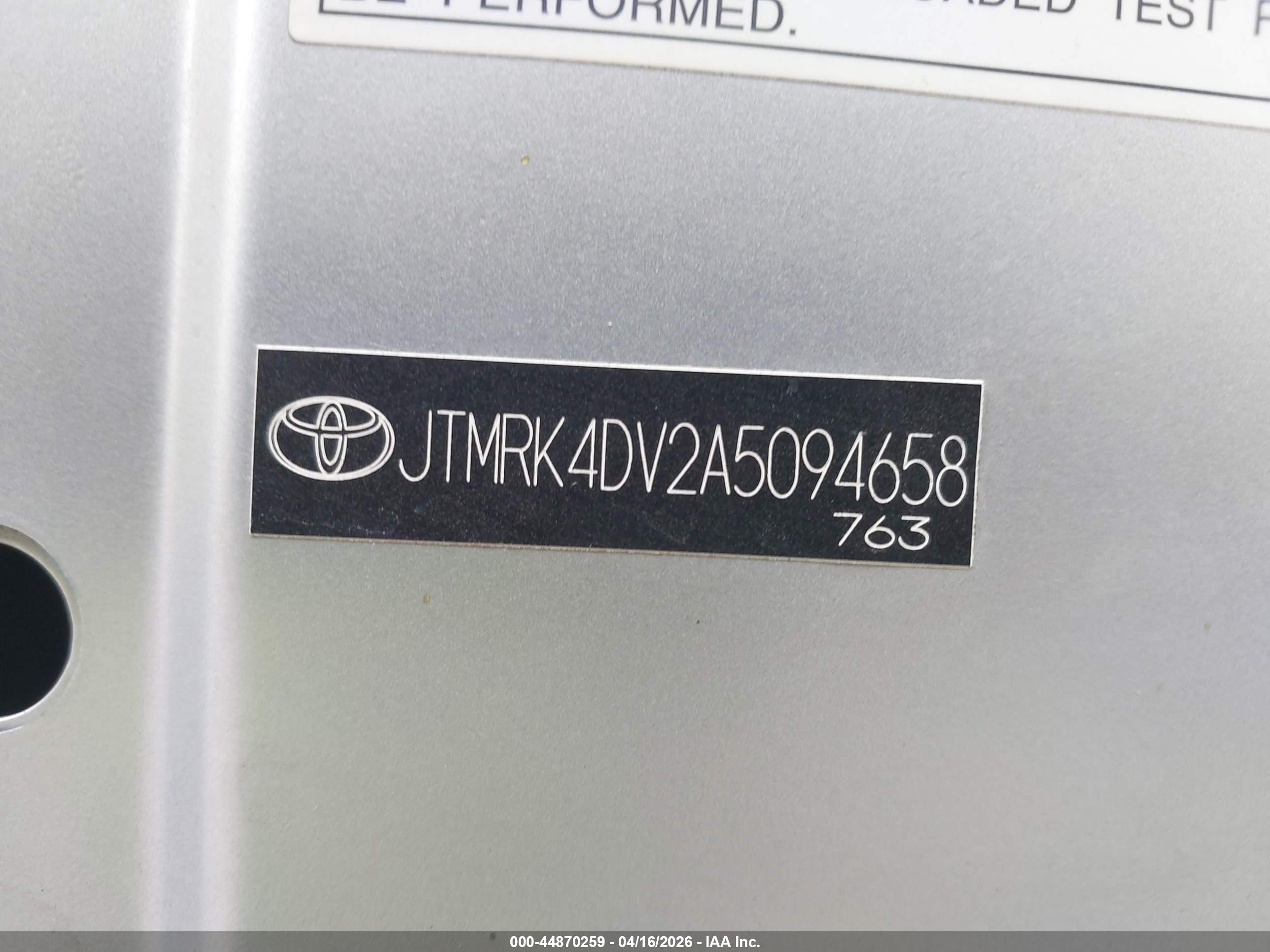 TOYOTA RAV4 image 9