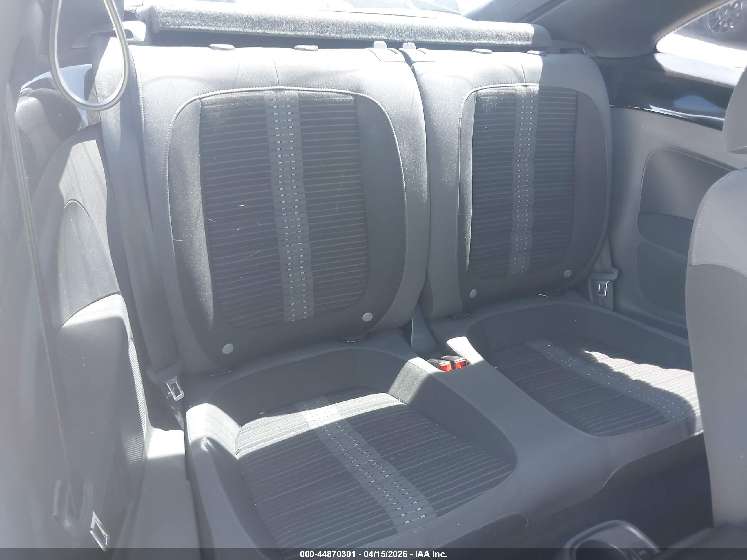 VOLKSWAGEN BEETLE image 8