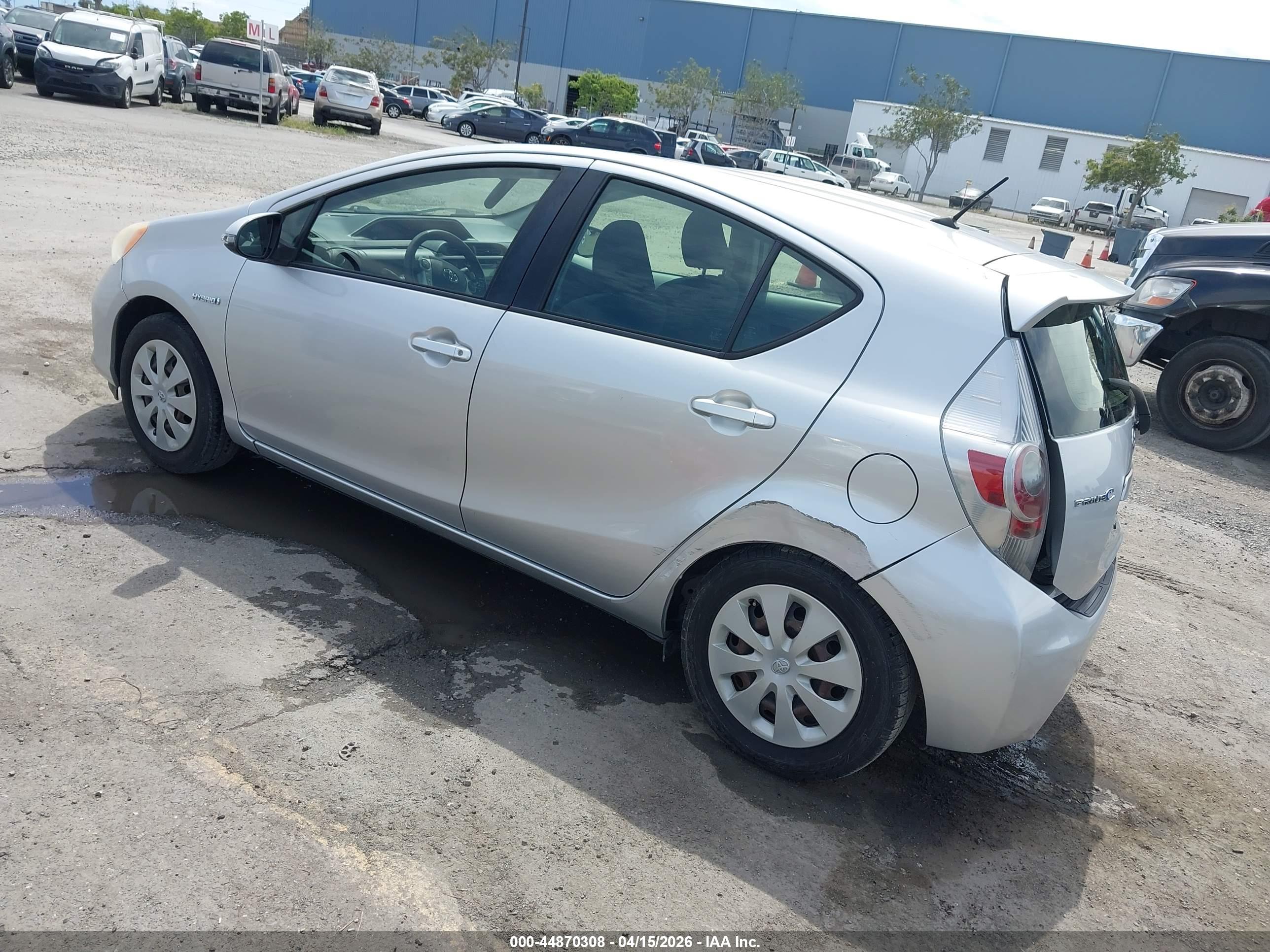 TOYOTA PRIUS image 3