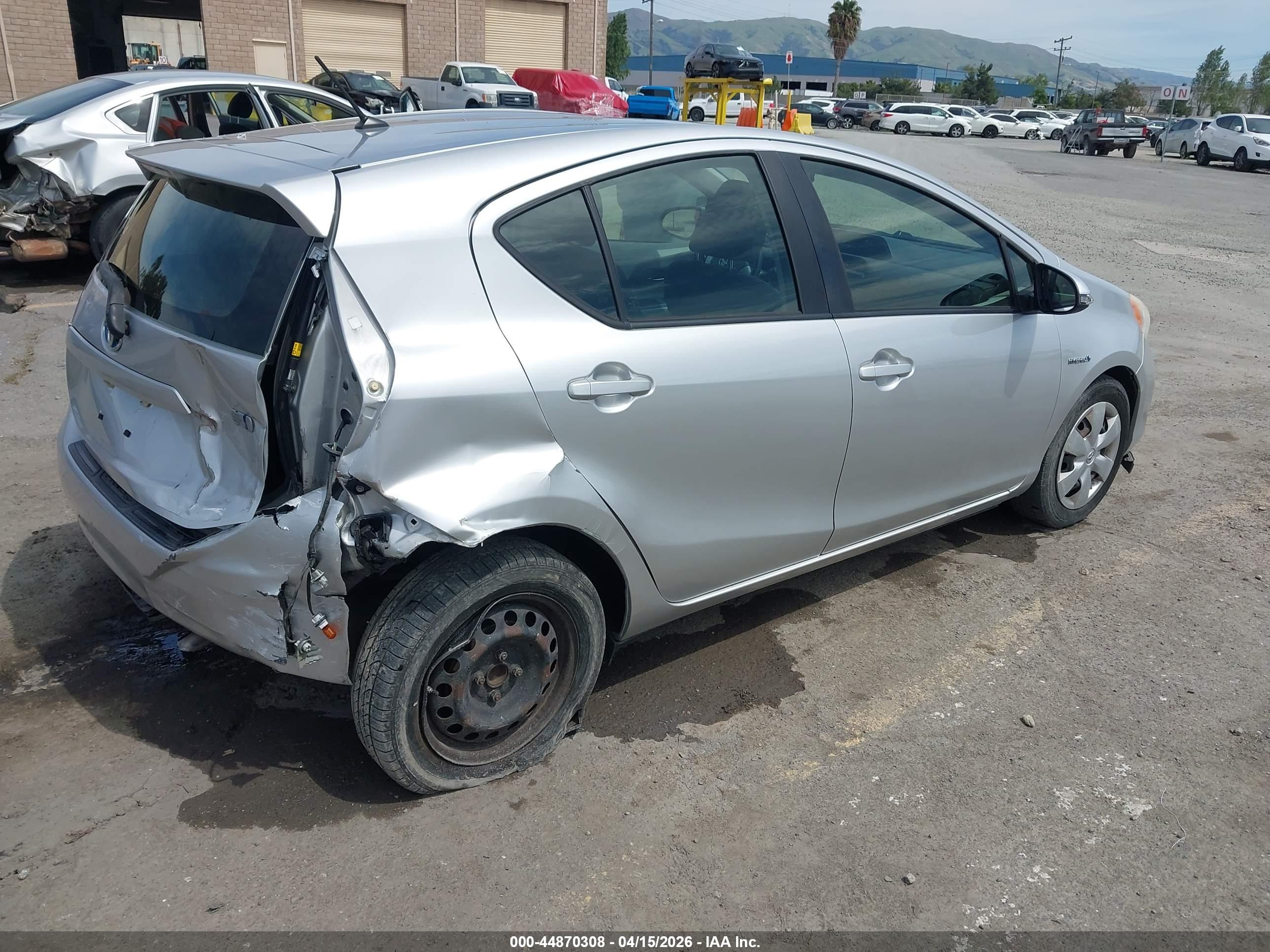 TOYOTA PRIUS image 4