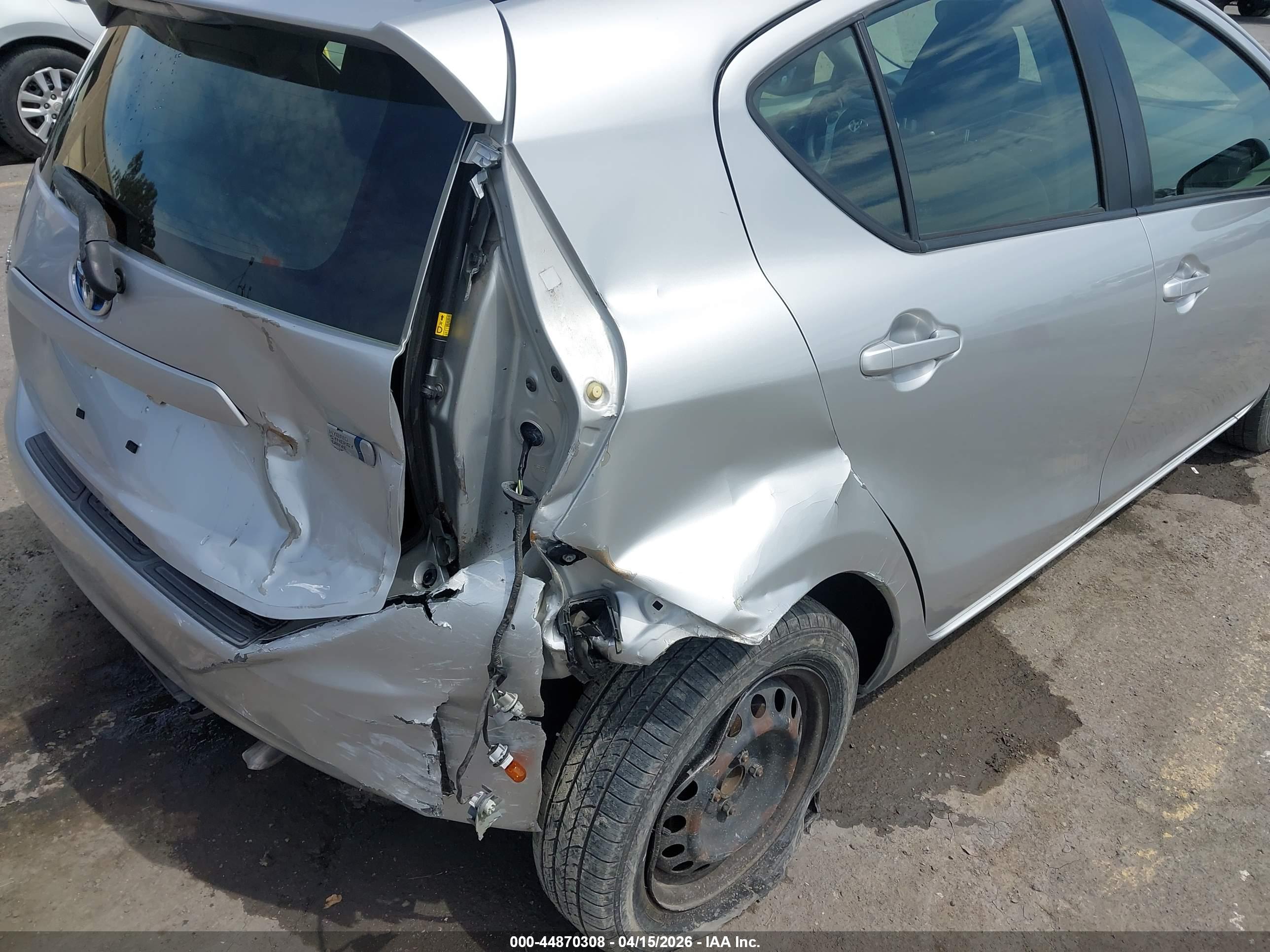 TOYOTA PRIUS image 6