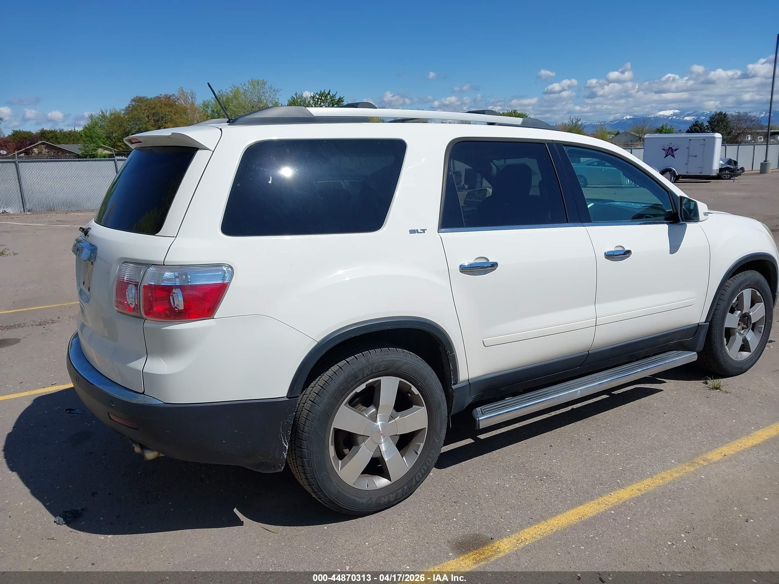 GMC ACADIA image 4