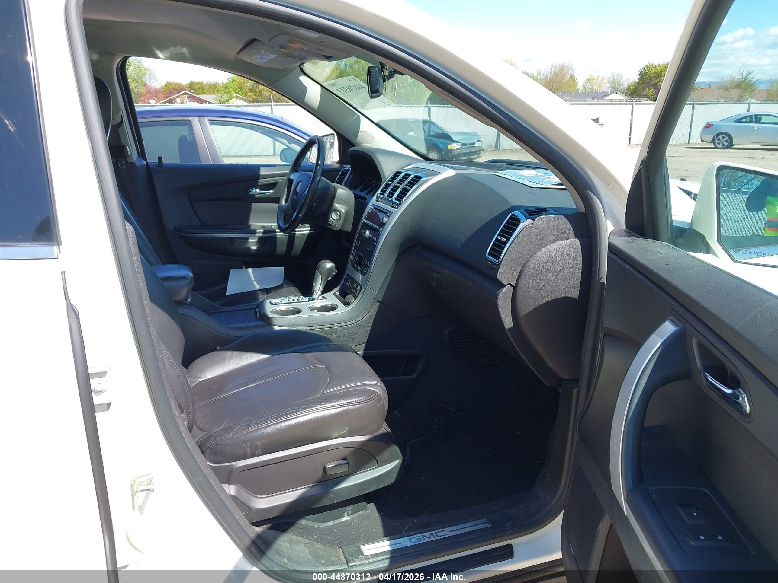 GMC ACADIA image 5