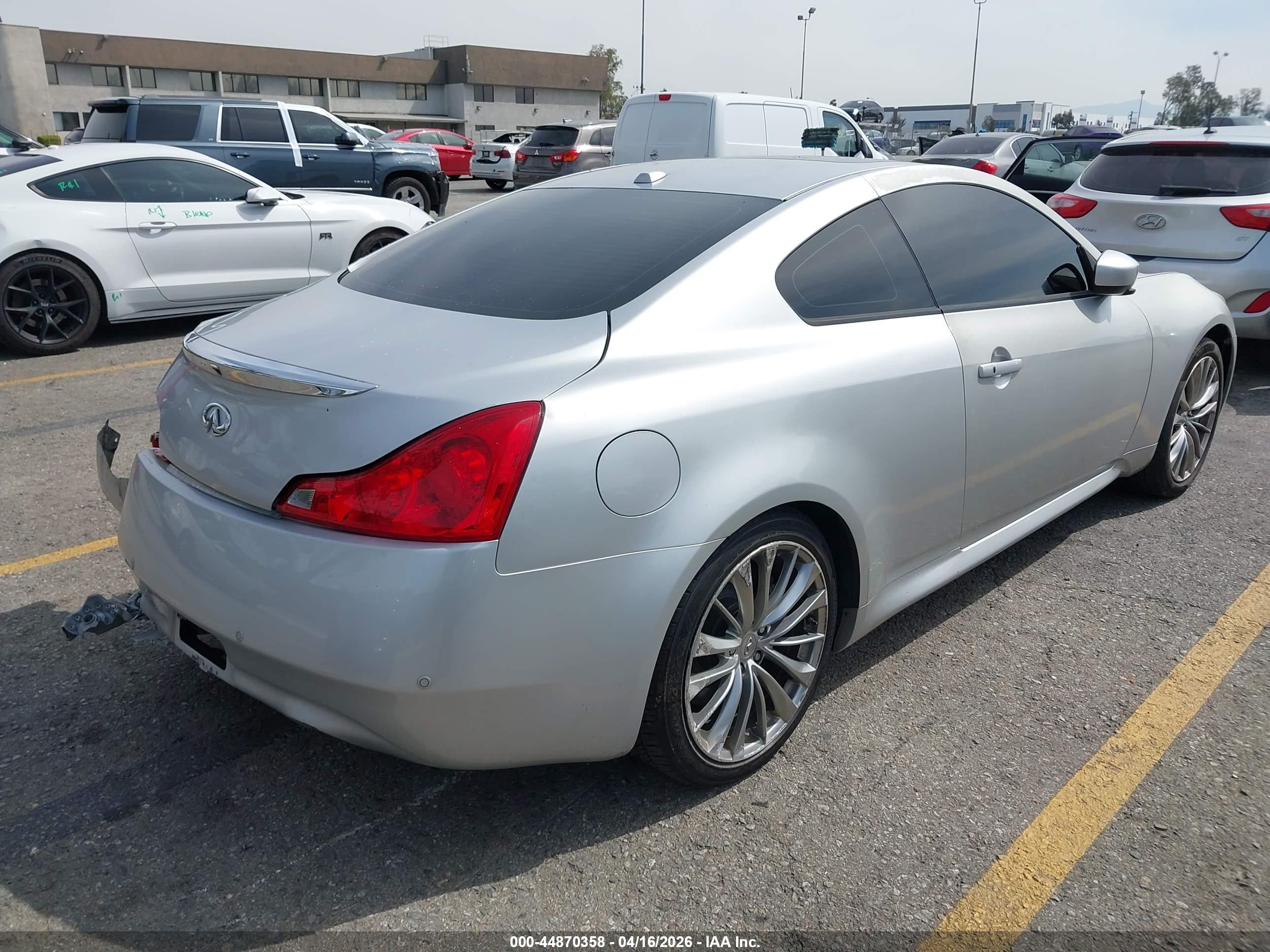 INFINITI Q60 image 4