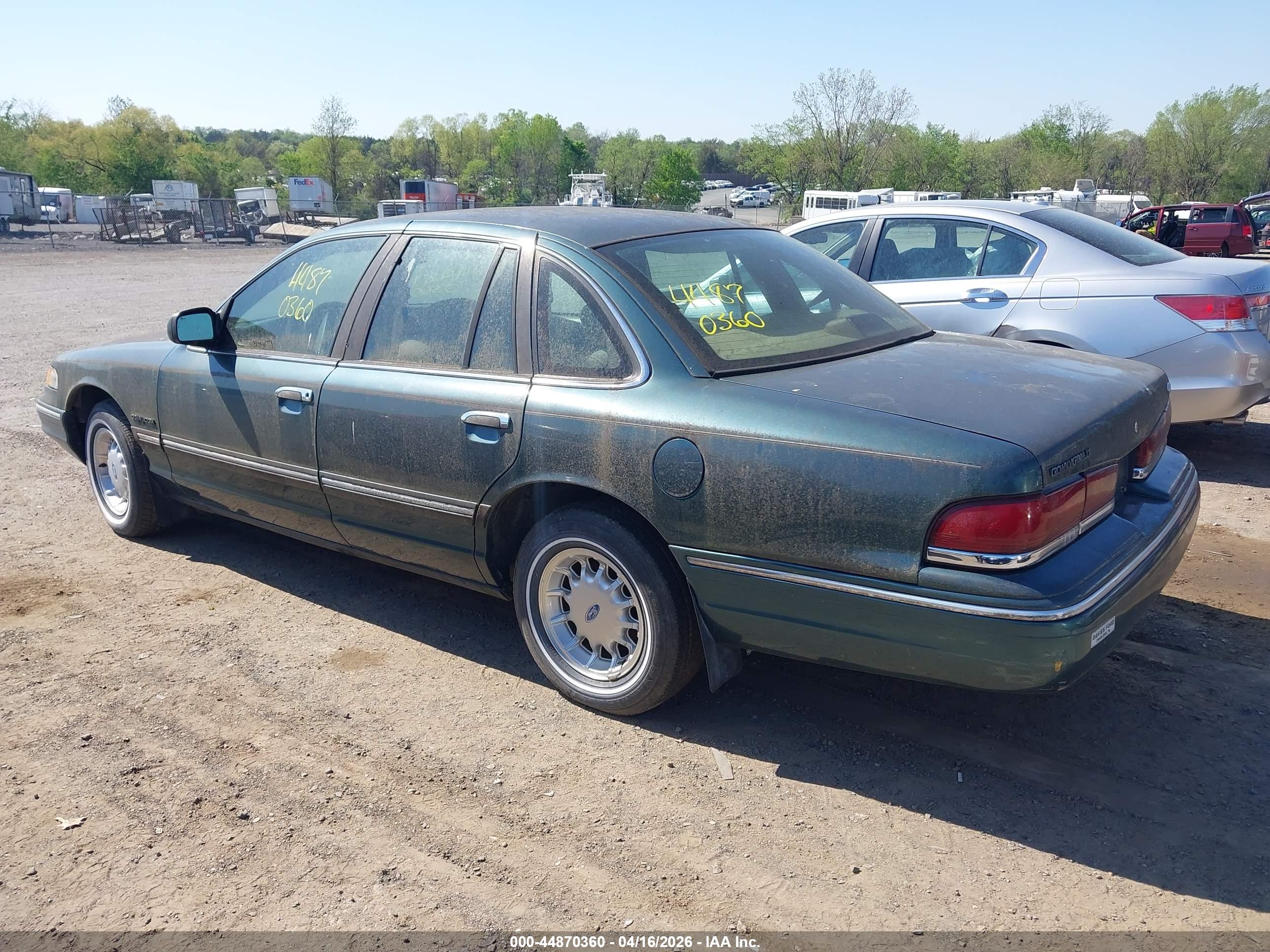 FORD CROWN image 3