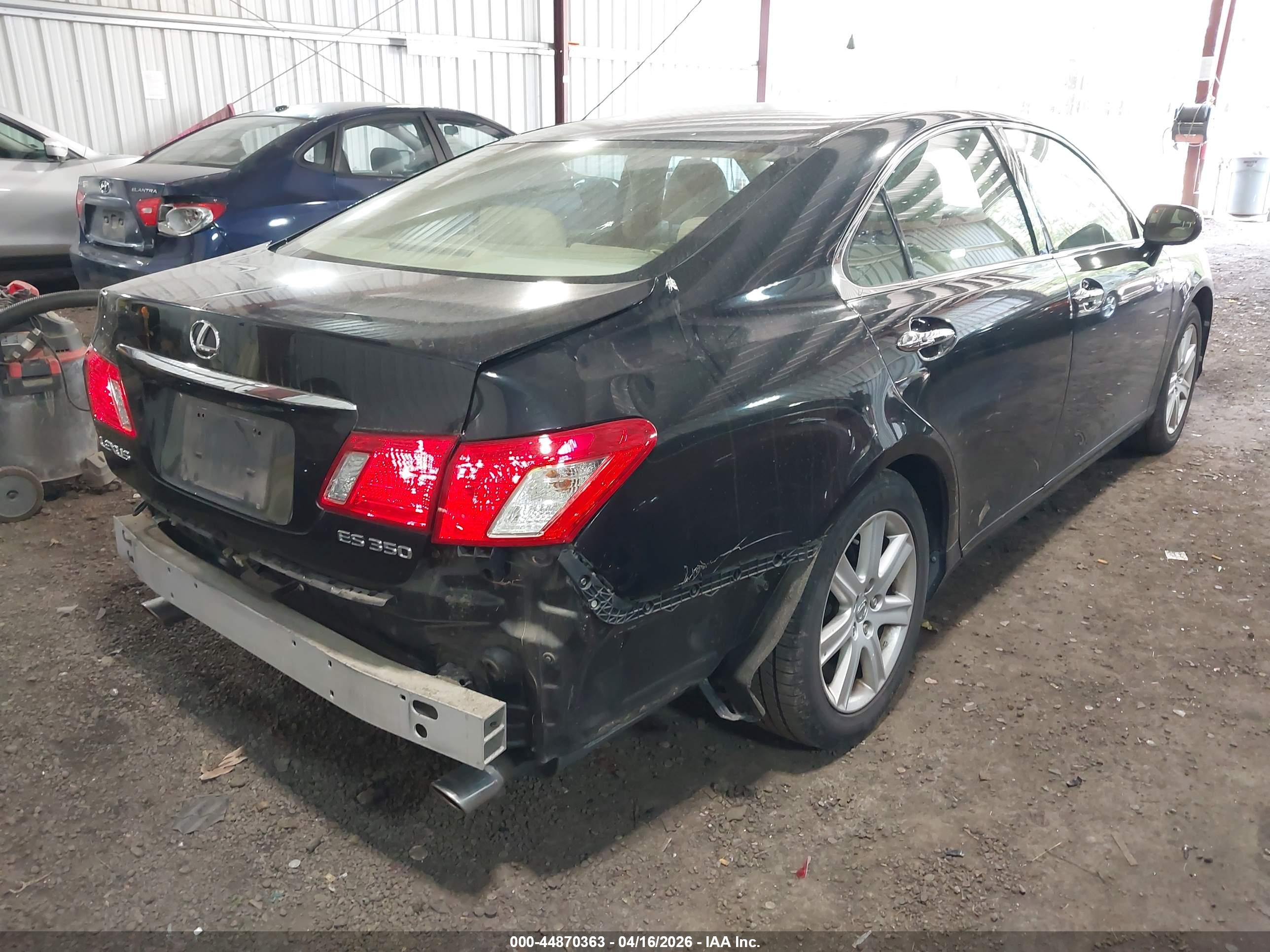 LEXUS ES image 4