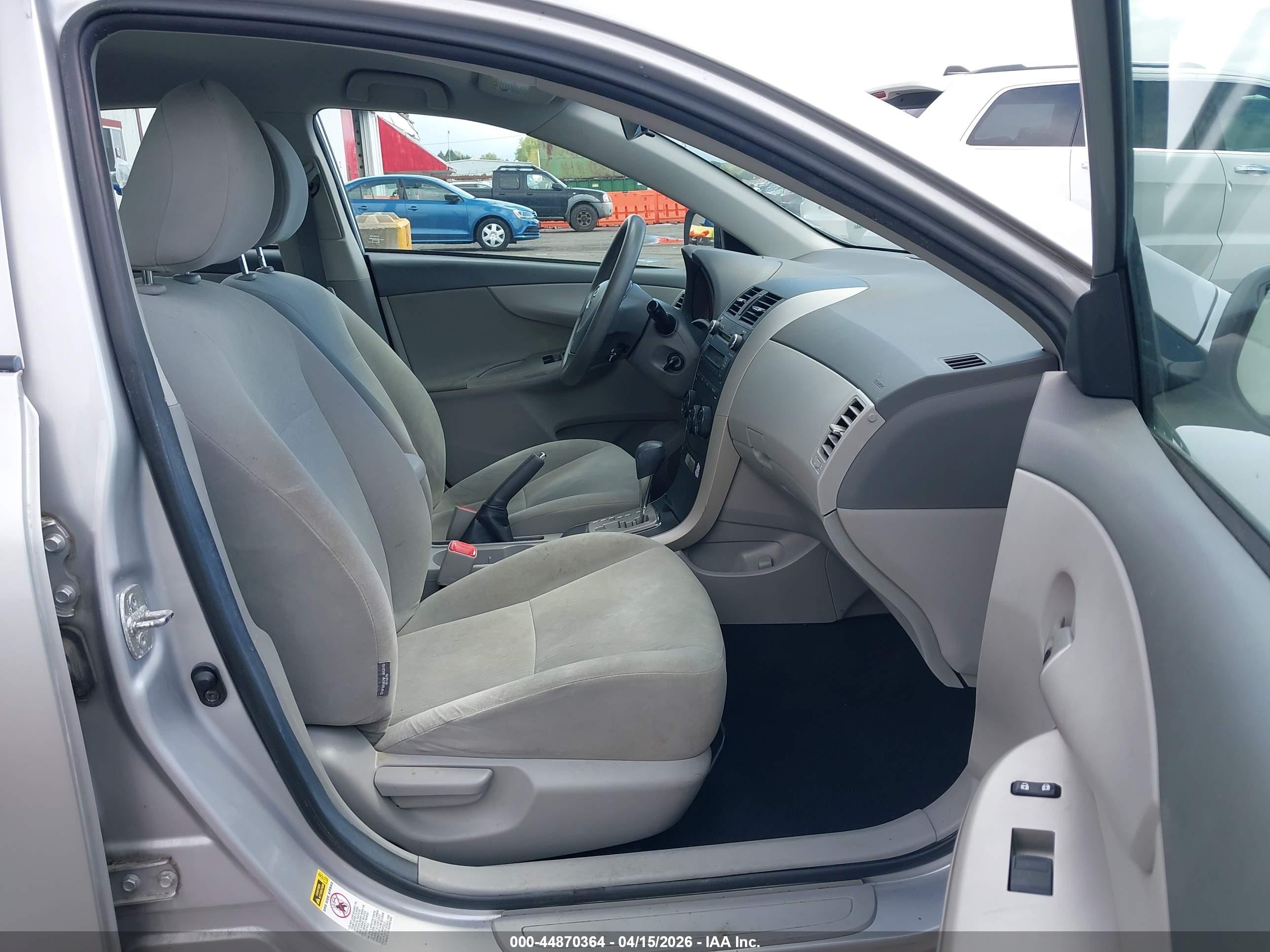 TOYOTA COROLLA image 5