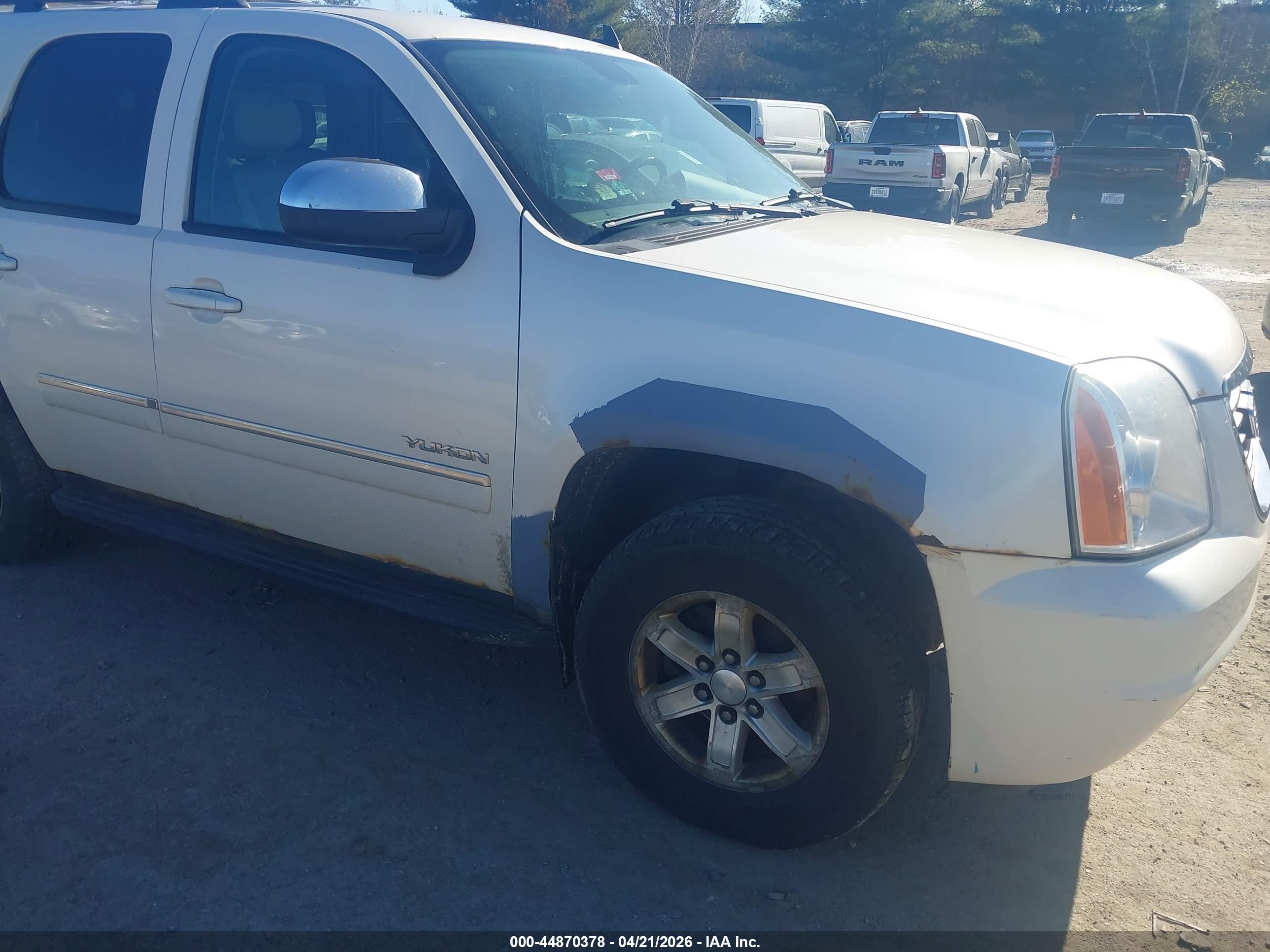 GMC YUKON image 6