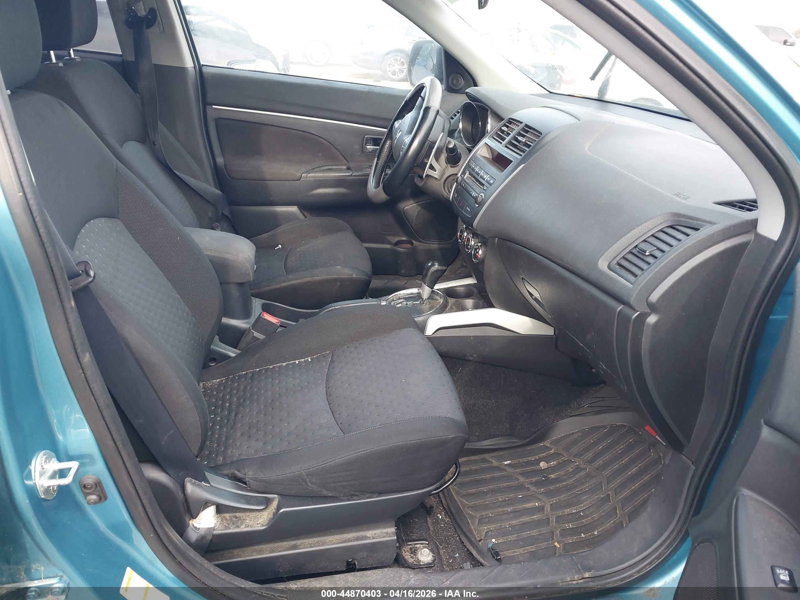 MITSUBISHI OUTLANDER image 5