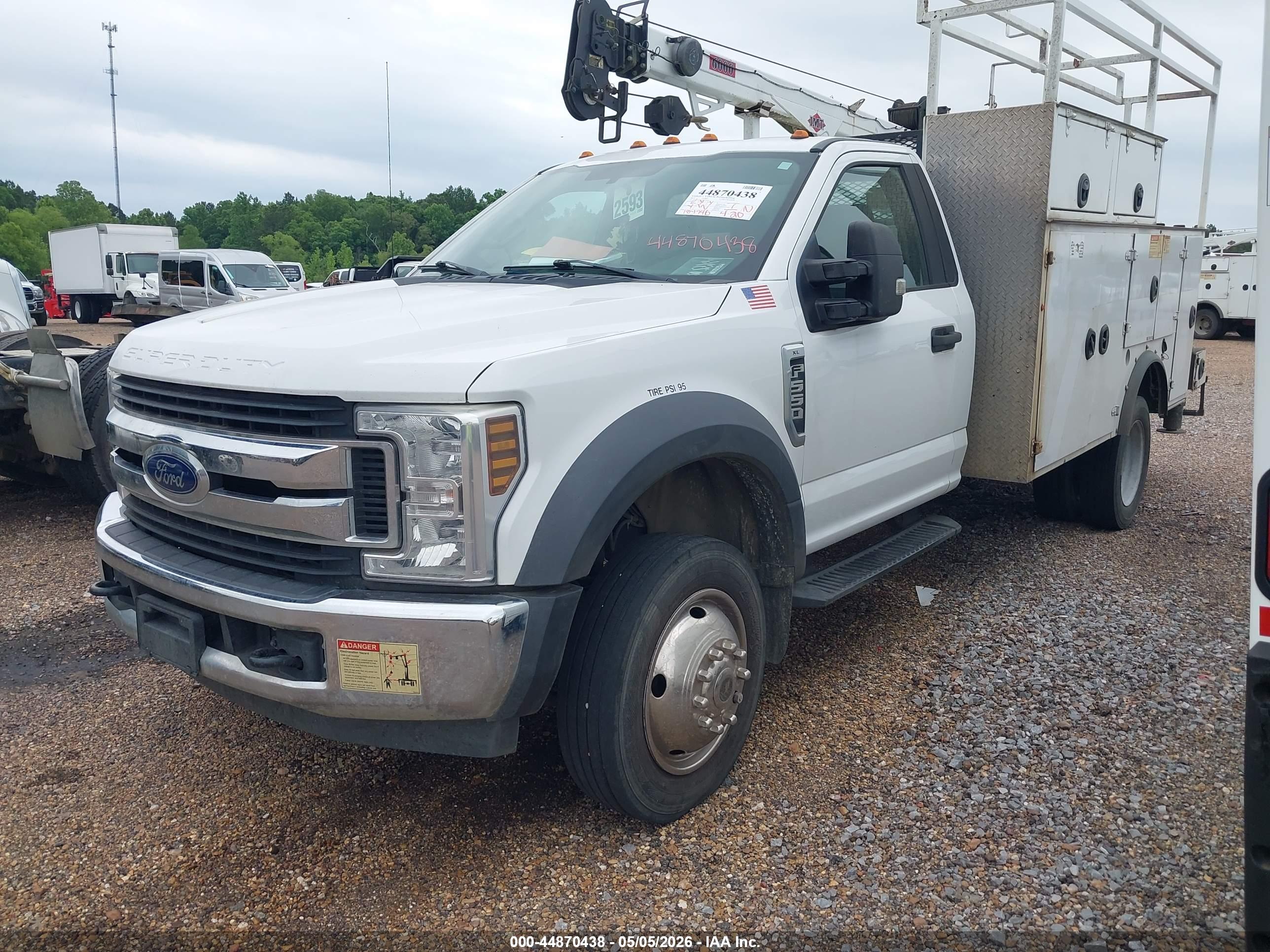 FORD F-550 image 2
