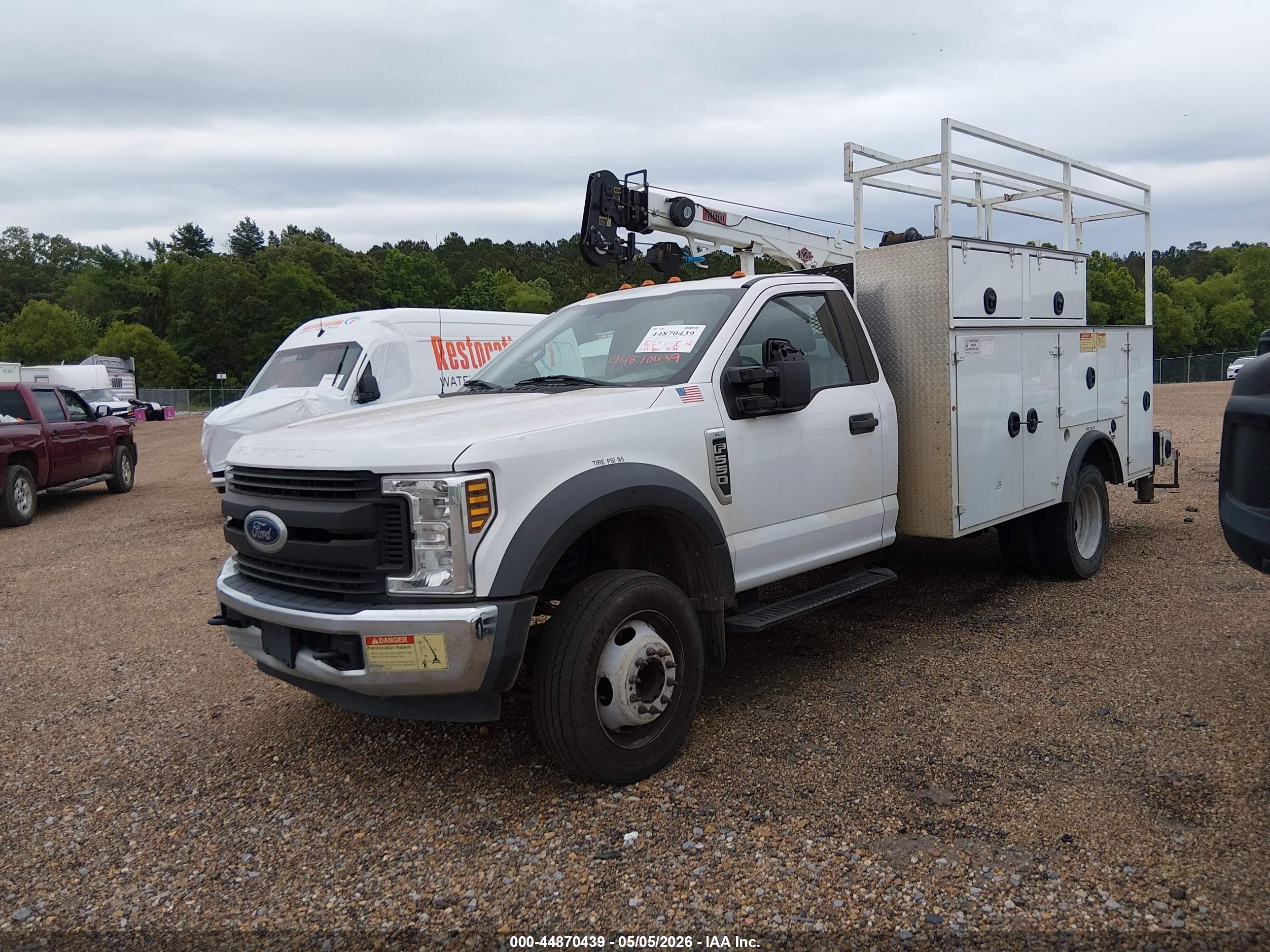 FORD F-550 image 2