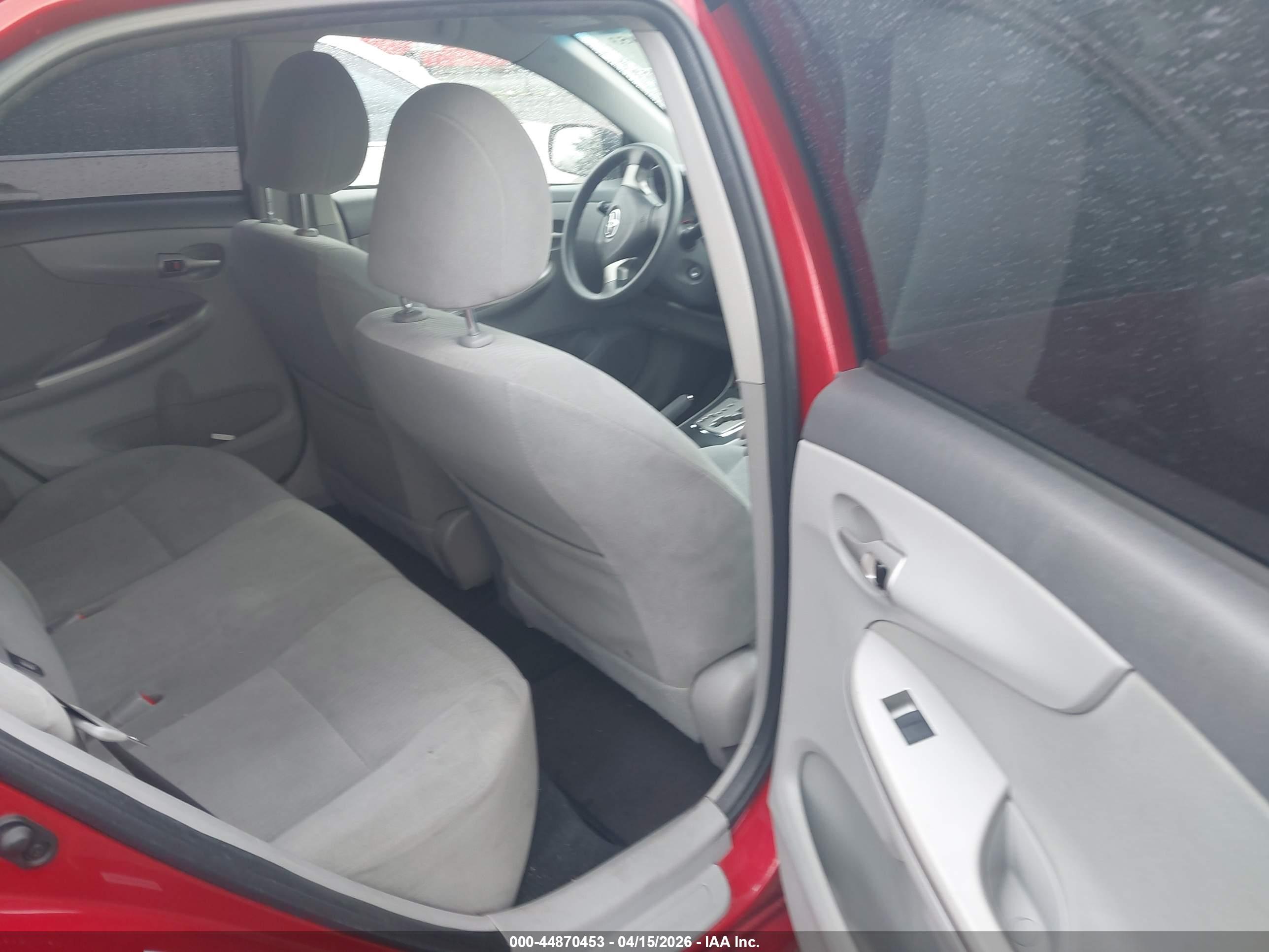 TOYOTA COROLLA image 8