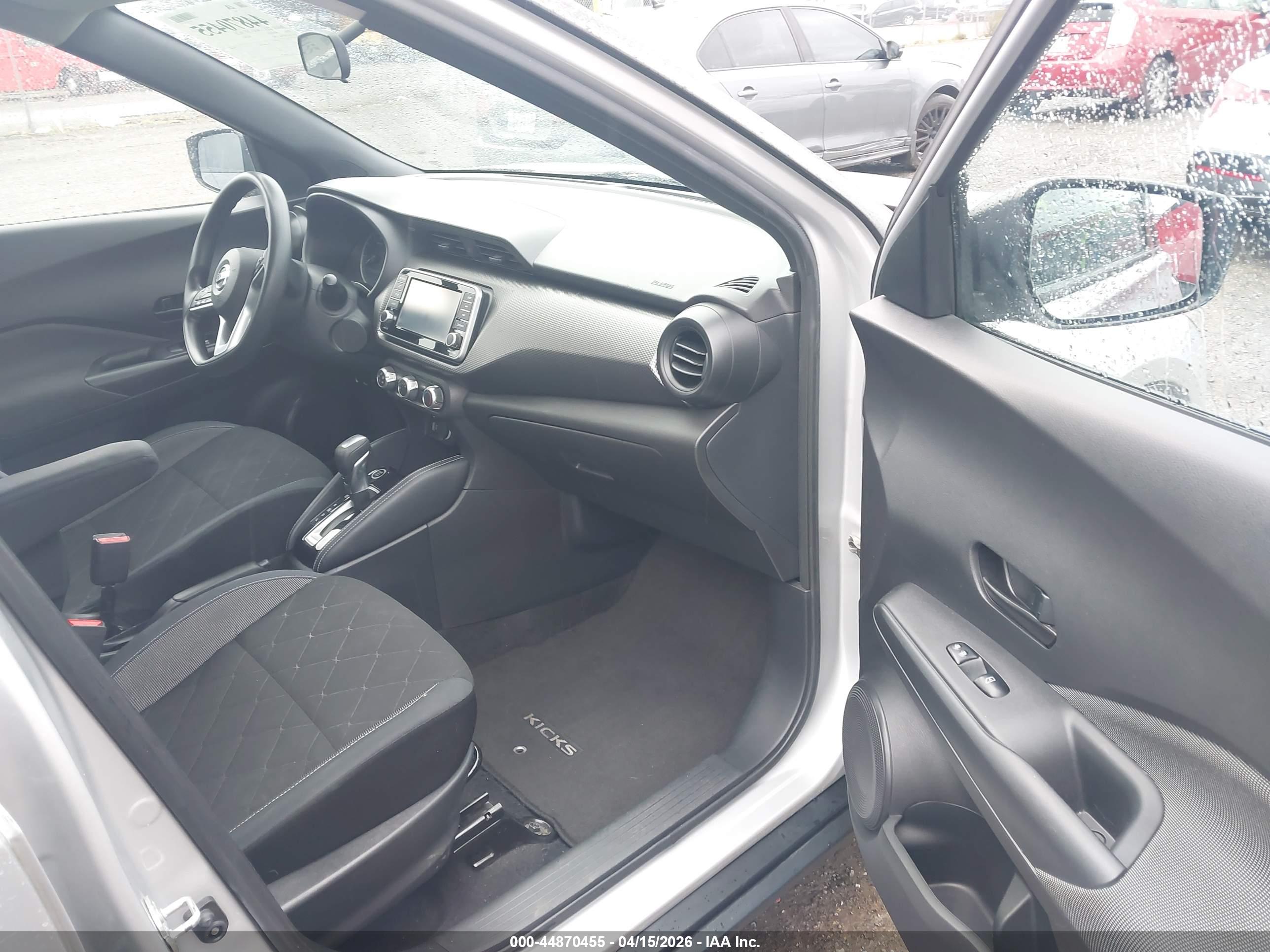 NISSAN KICKS image 5