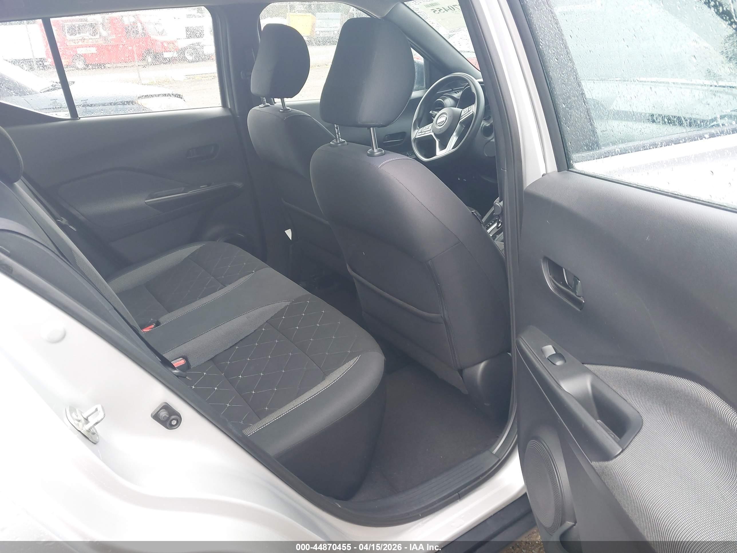 NISSAN KICKS image 8