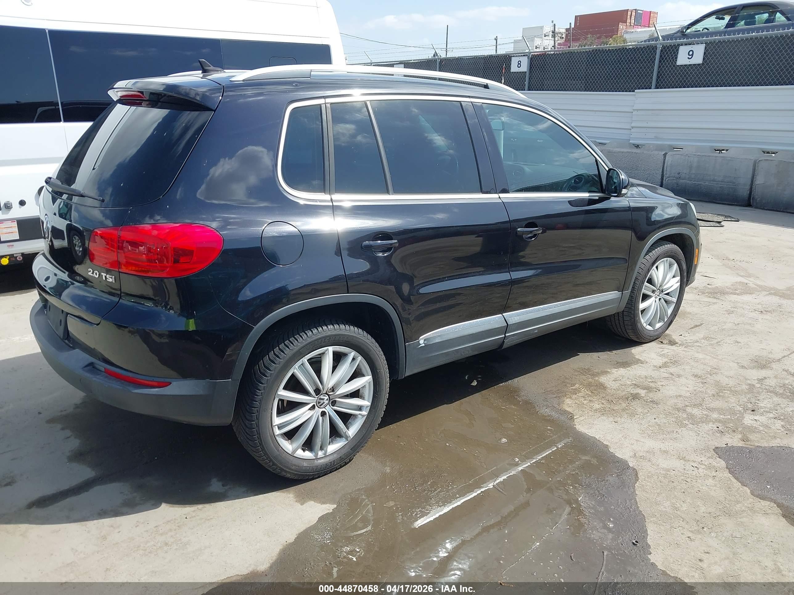 VOLKSWAGEN TIGUAN image 4